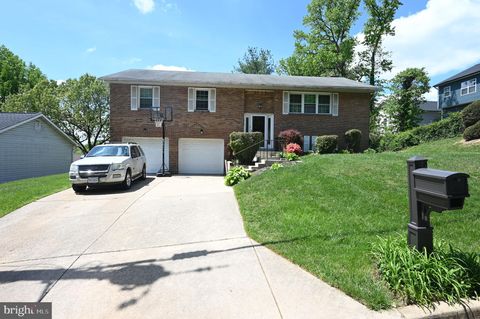 Photo of 1416 2nd Street, LANHAM, MD 20706 (MLS # MDPG2201146)