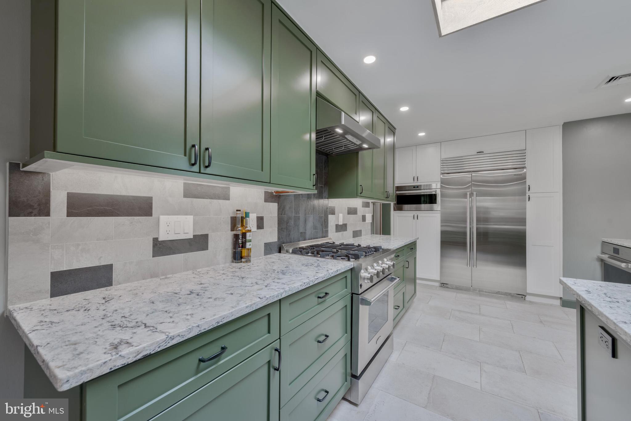 RIVERCREST - Residential