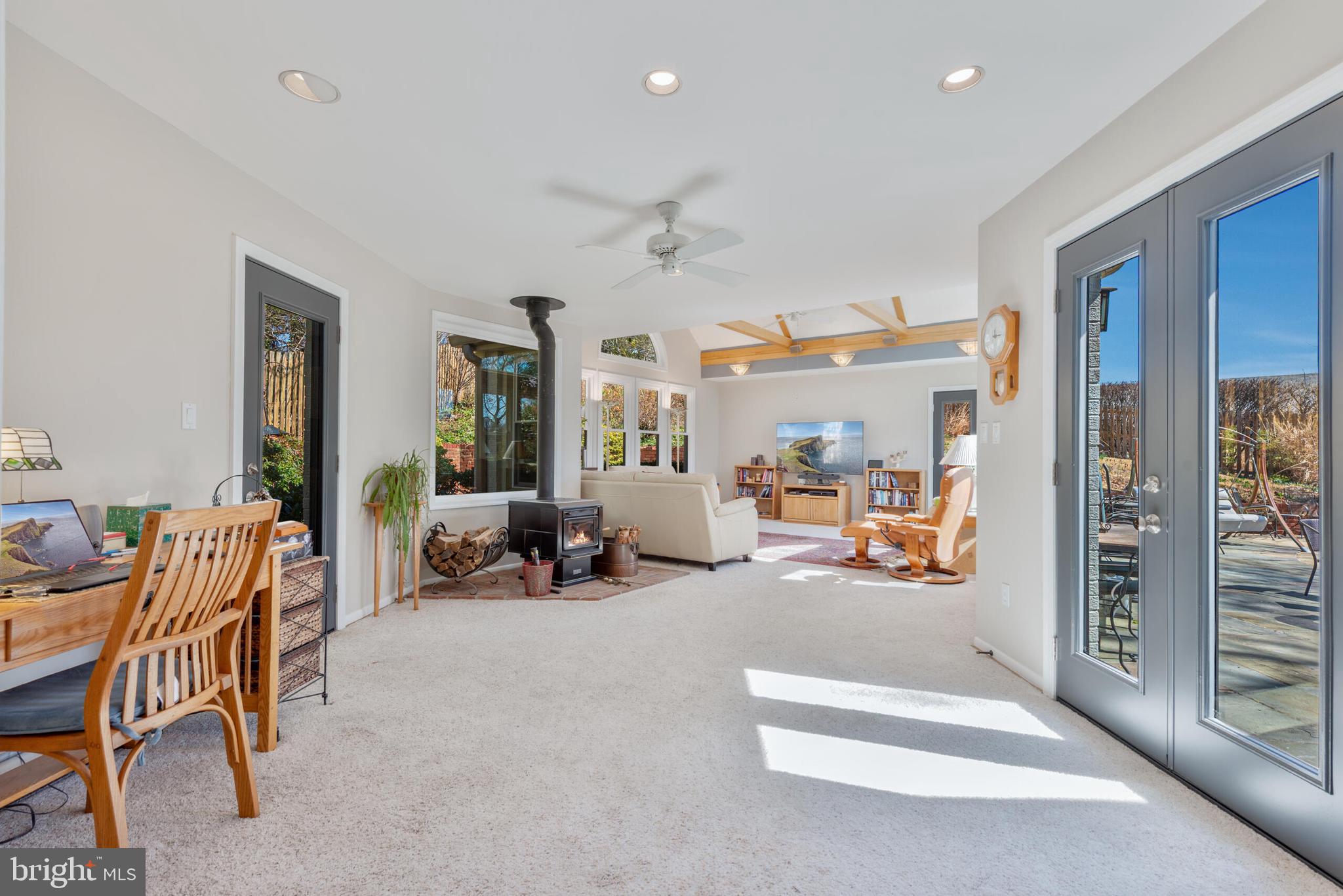 RIVERCREST - Residential