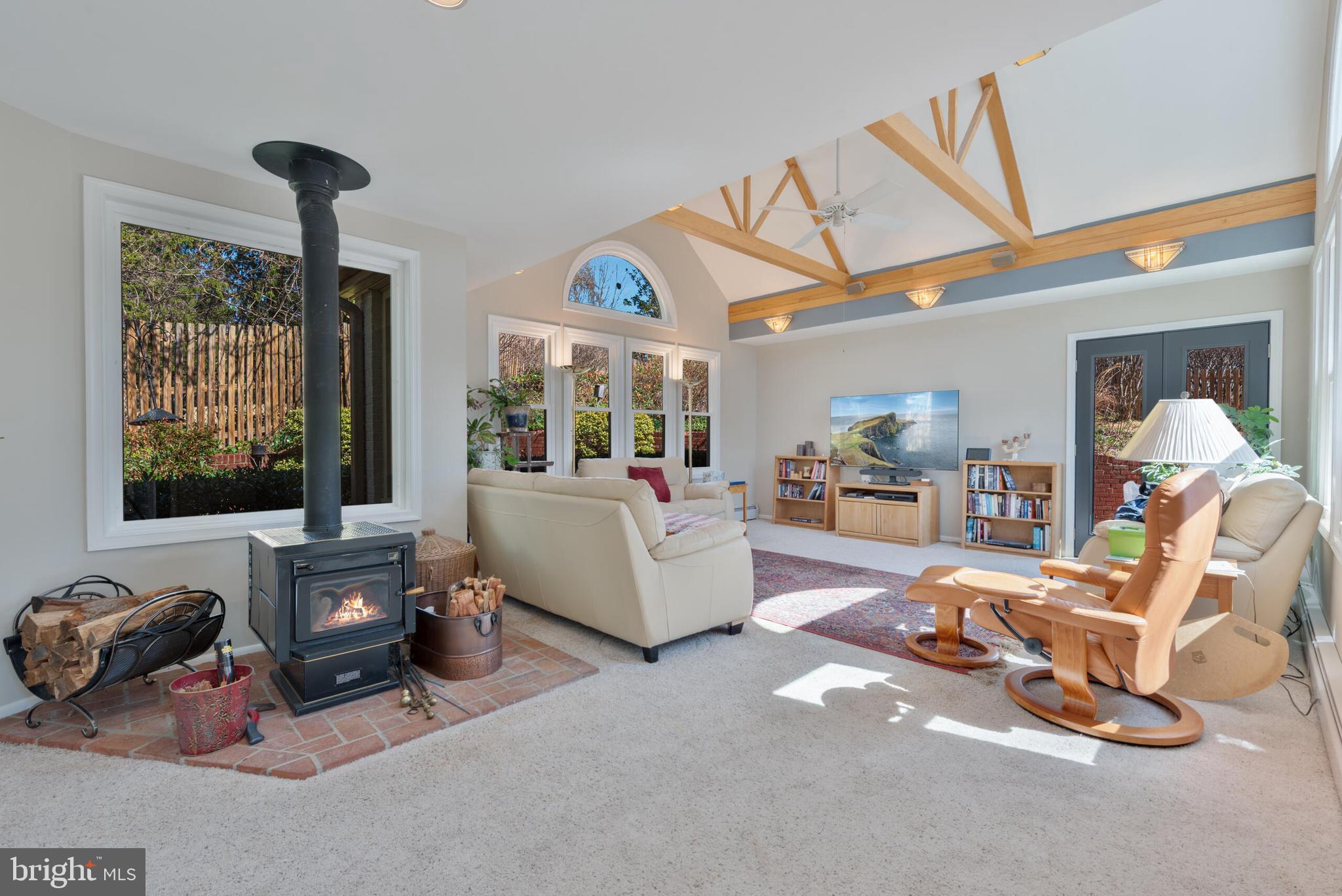 RIVERCREST - Residential