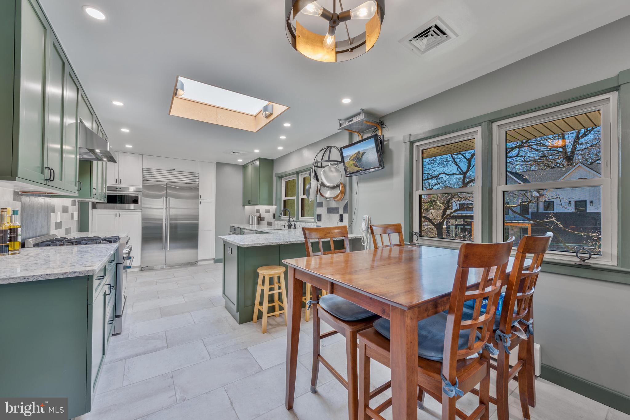 RIVERCREST - Residential