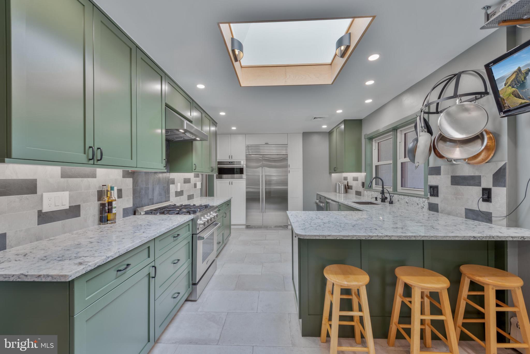 RIVERCREST - Residential