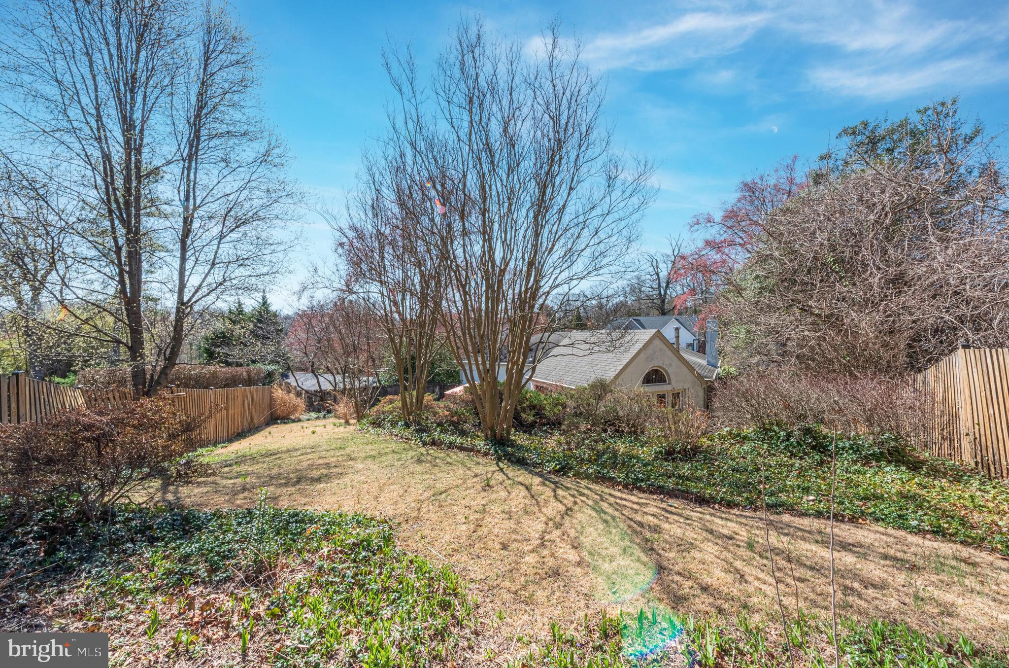 RIVERCREST - Residential