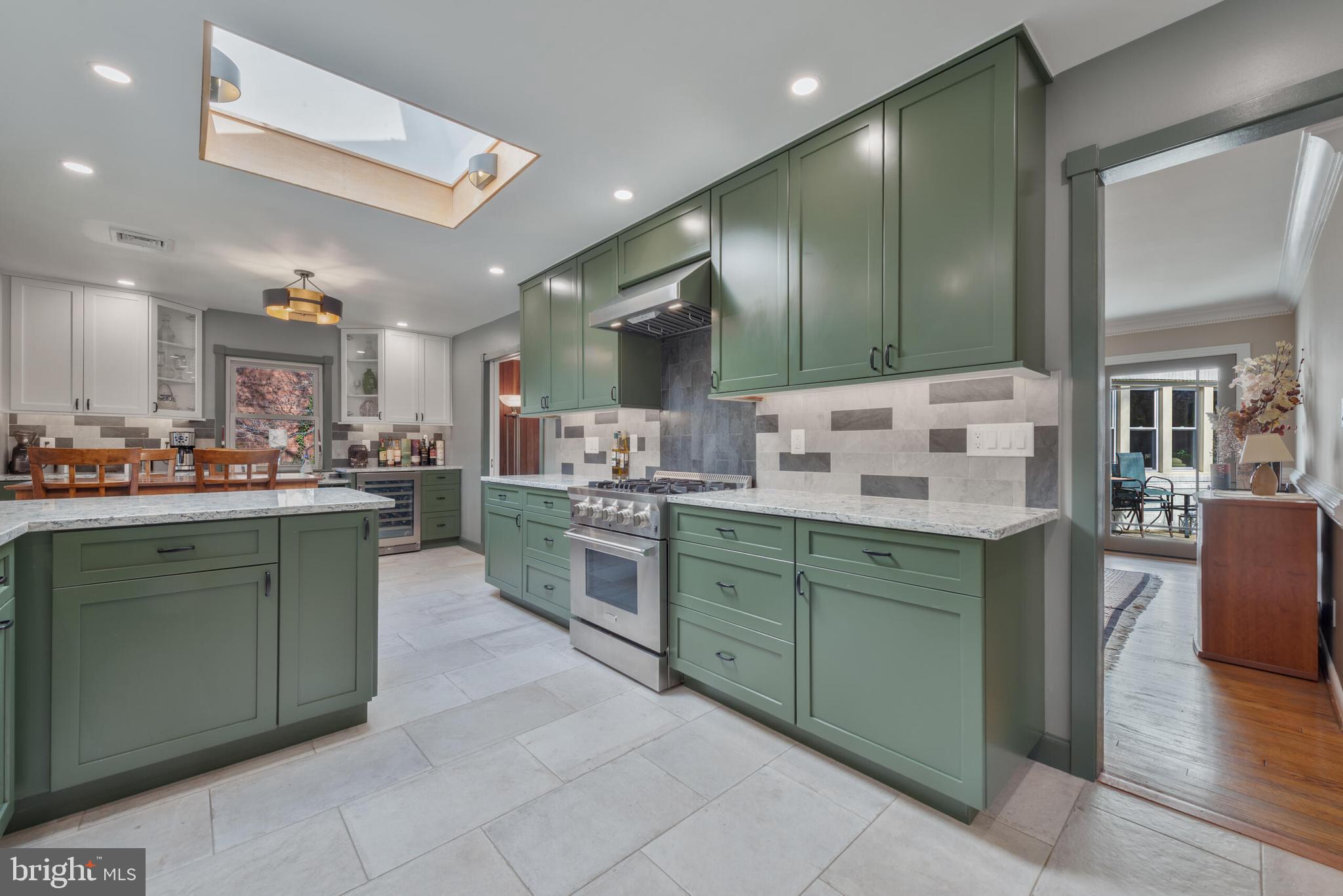 RIVERCREST - Residential