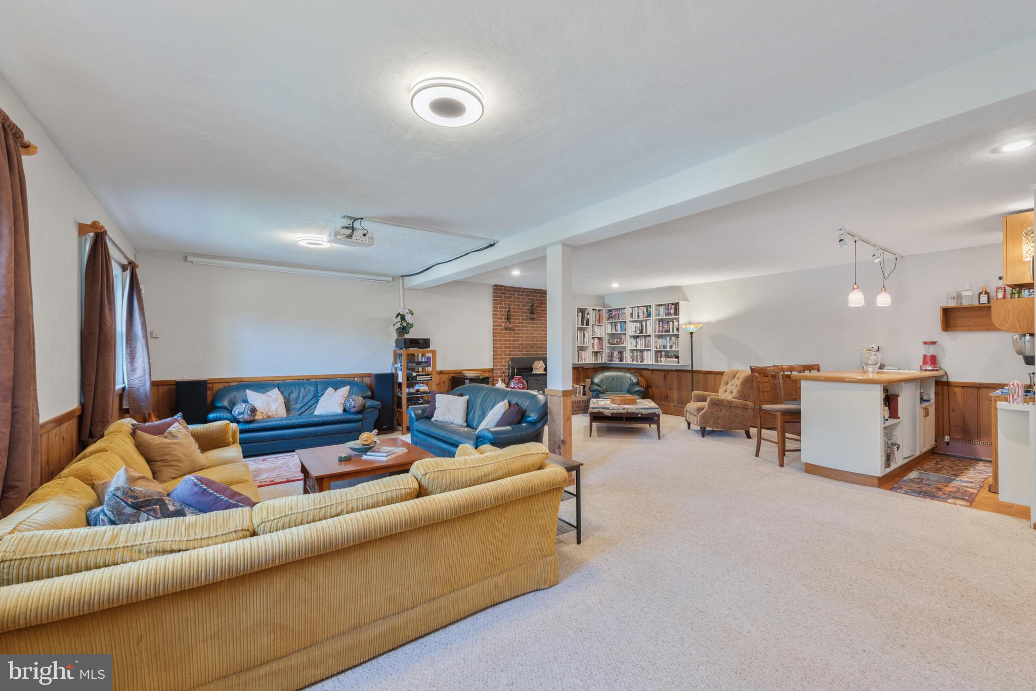 RIVERCREST - Residential