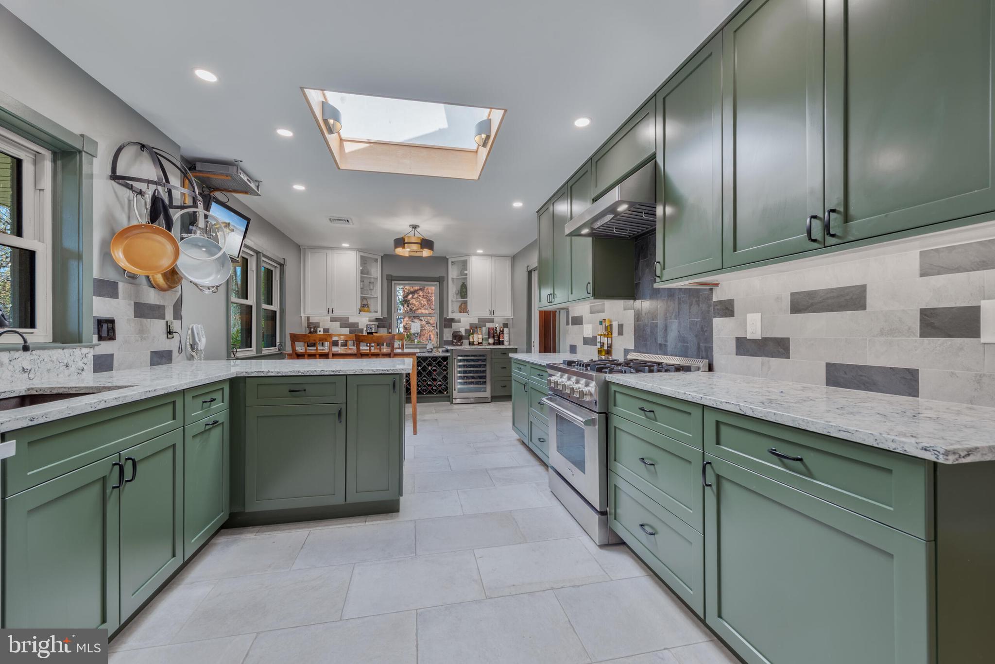 RIVERCREST - Residential