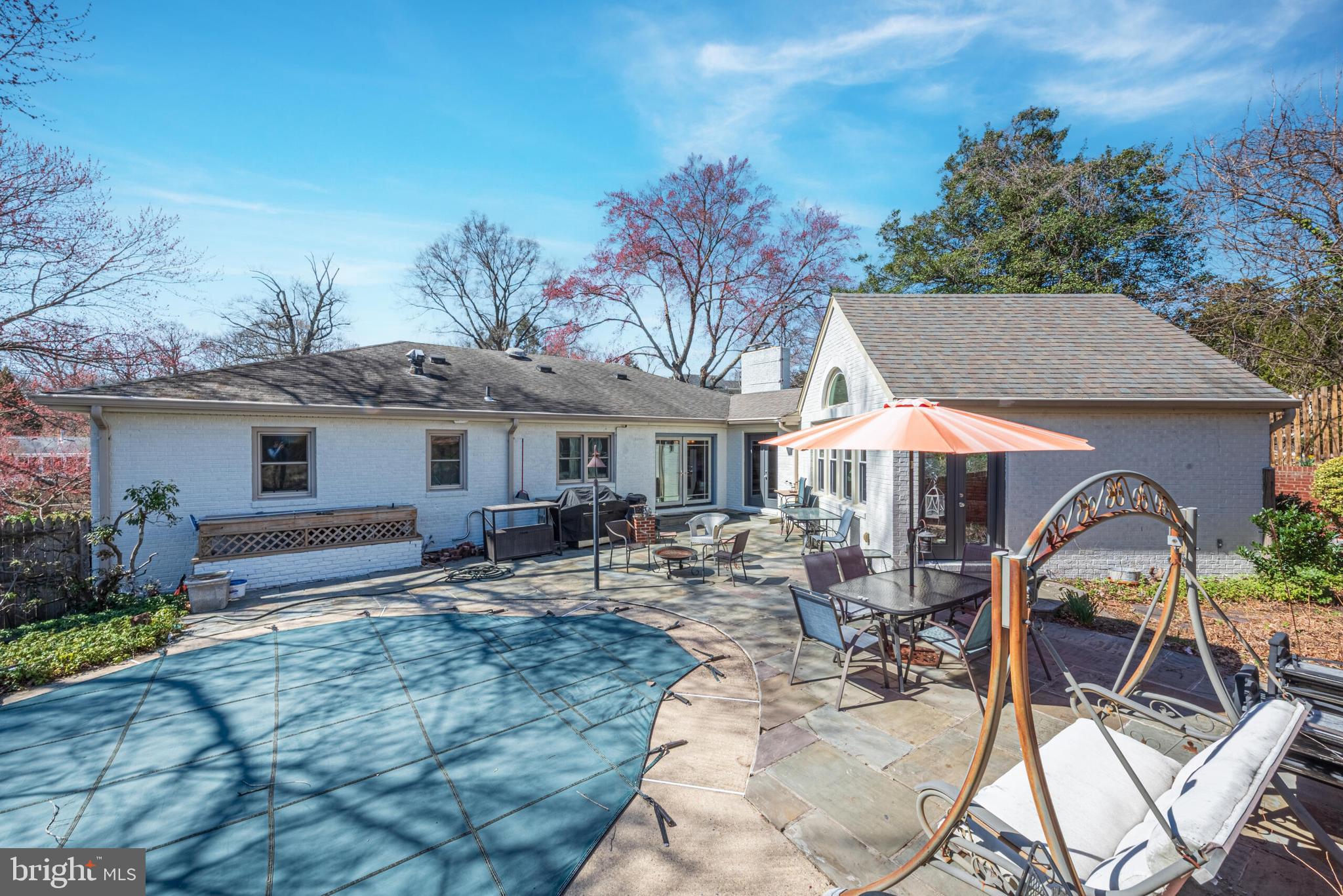 RIVERCREST - Residential