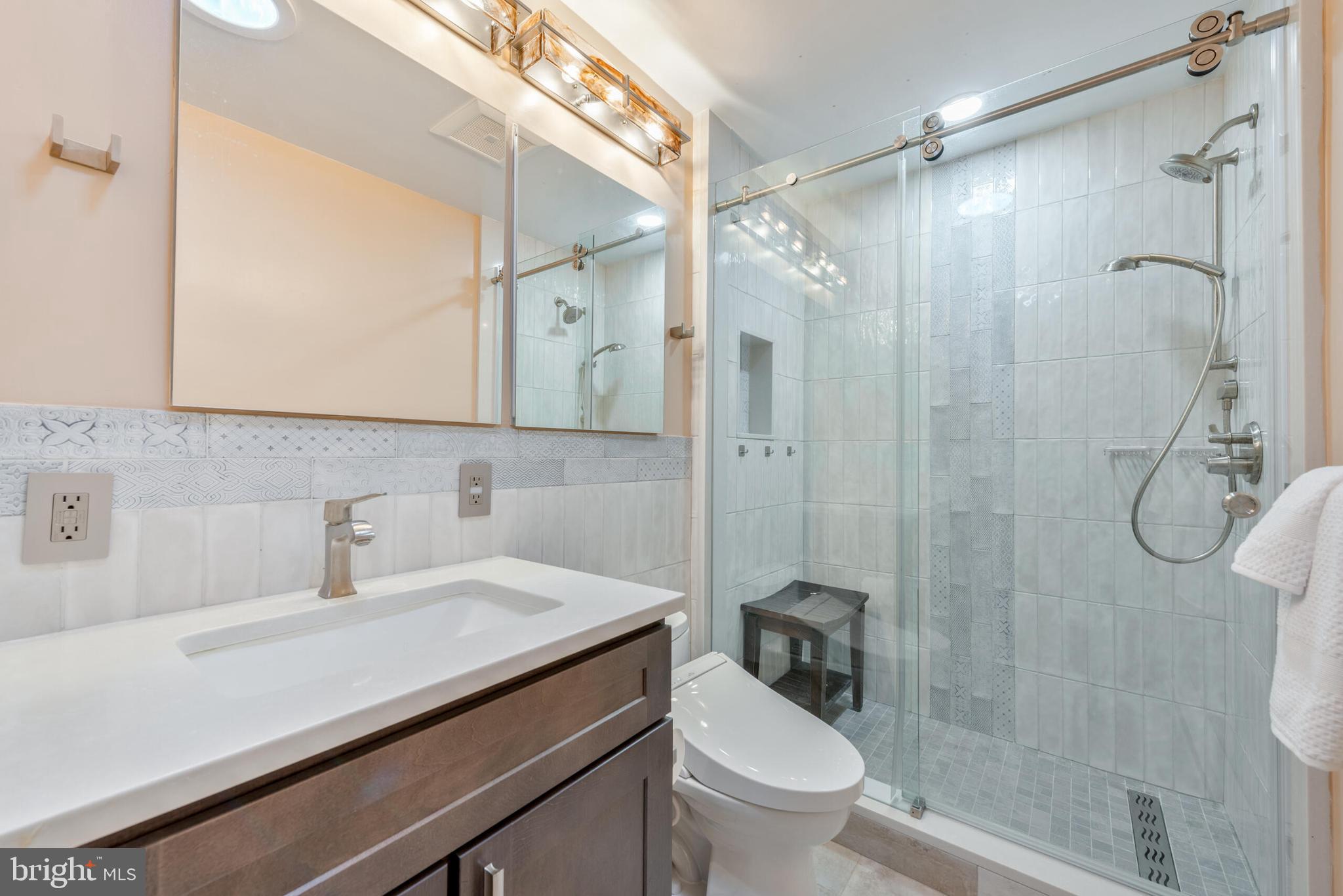 RIVERCREST - Residential