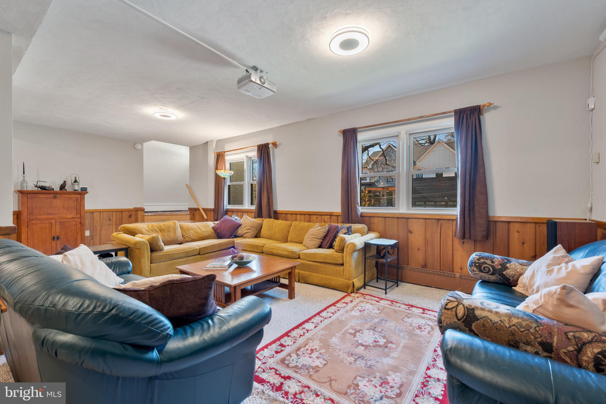 RIVERCREST - Residential