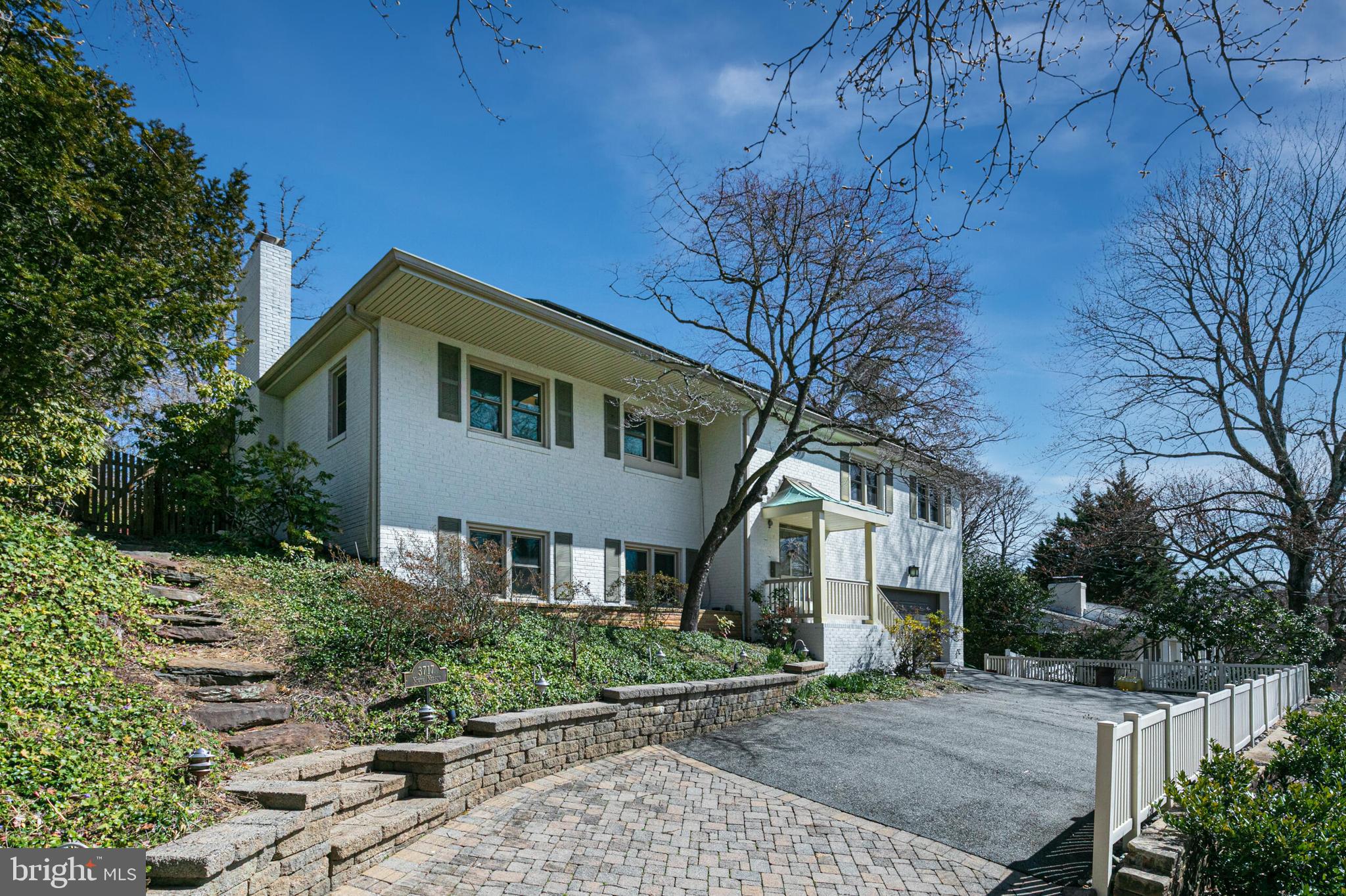 RIVERCREST - Residential