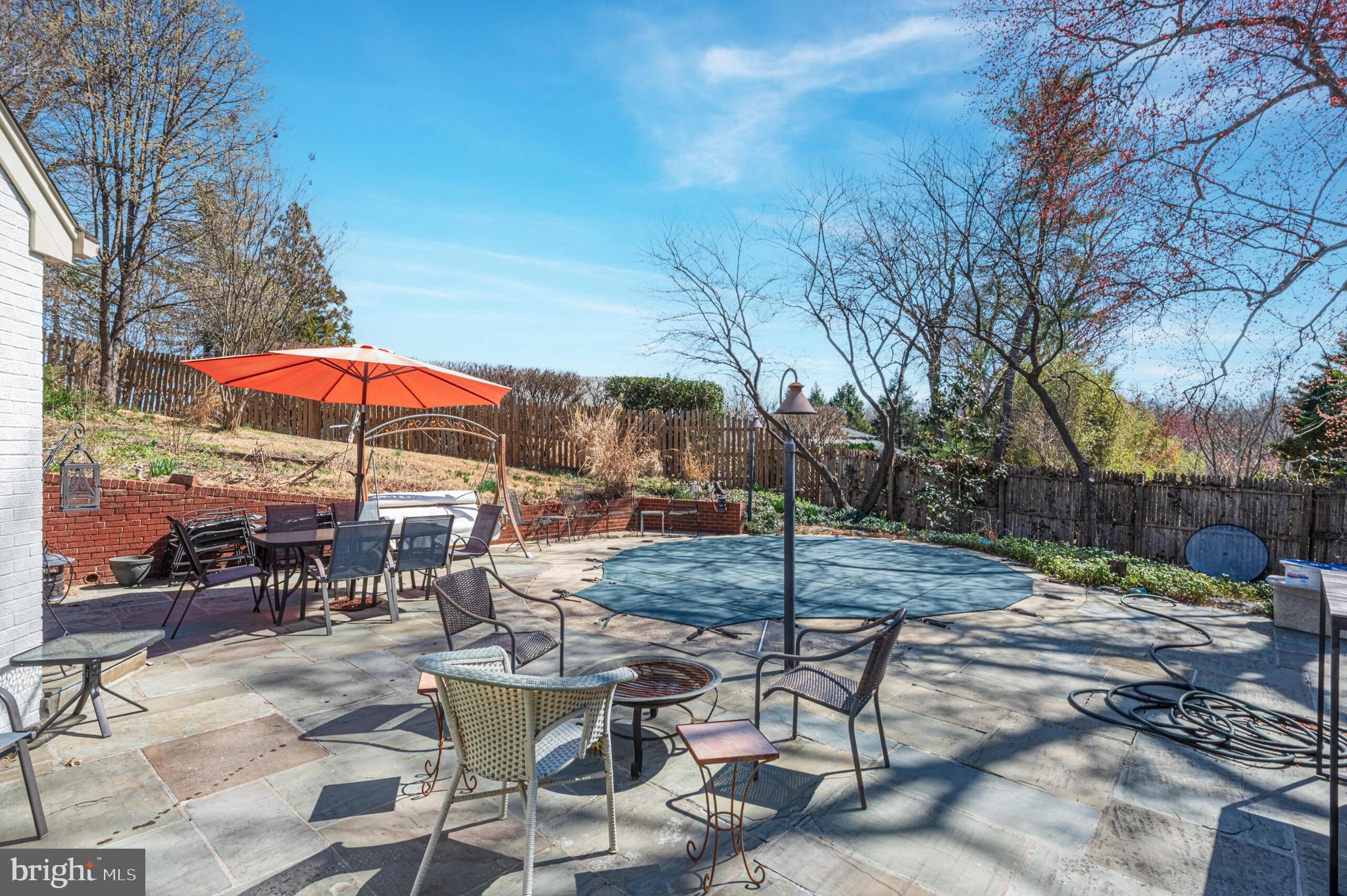 RIVERCREST - Residential