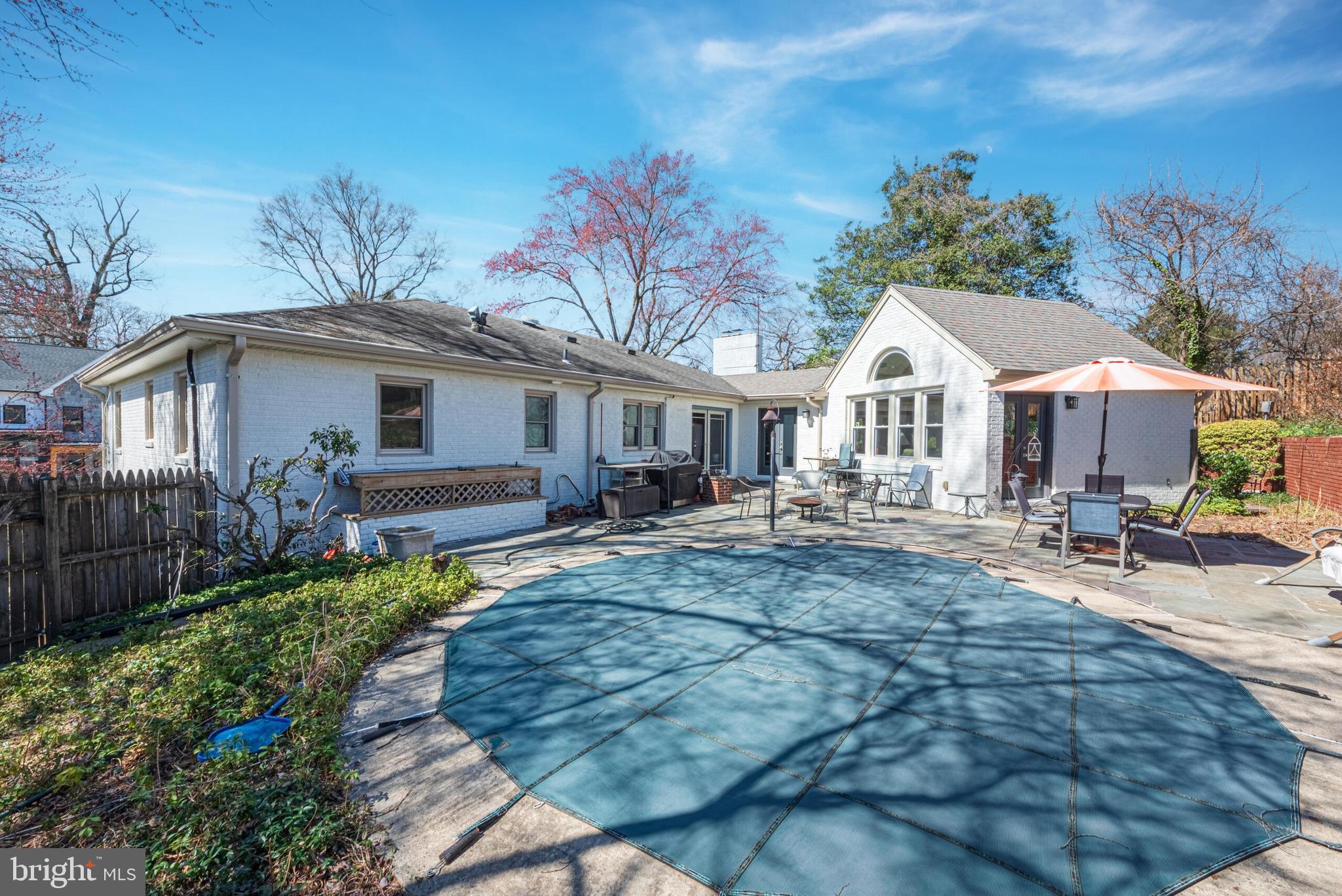 RIVERCREST - Residential