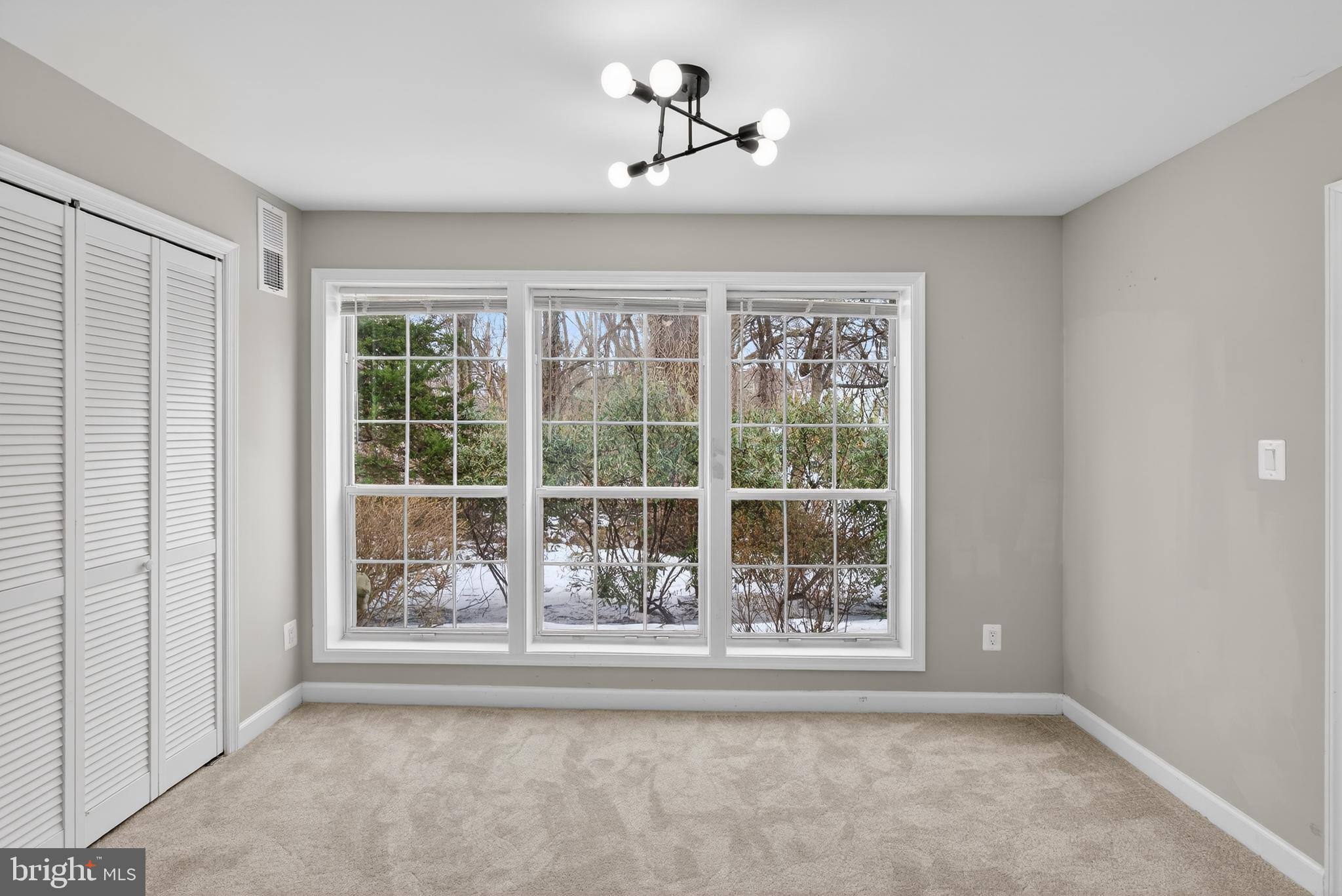 THE OAKTON - Residential