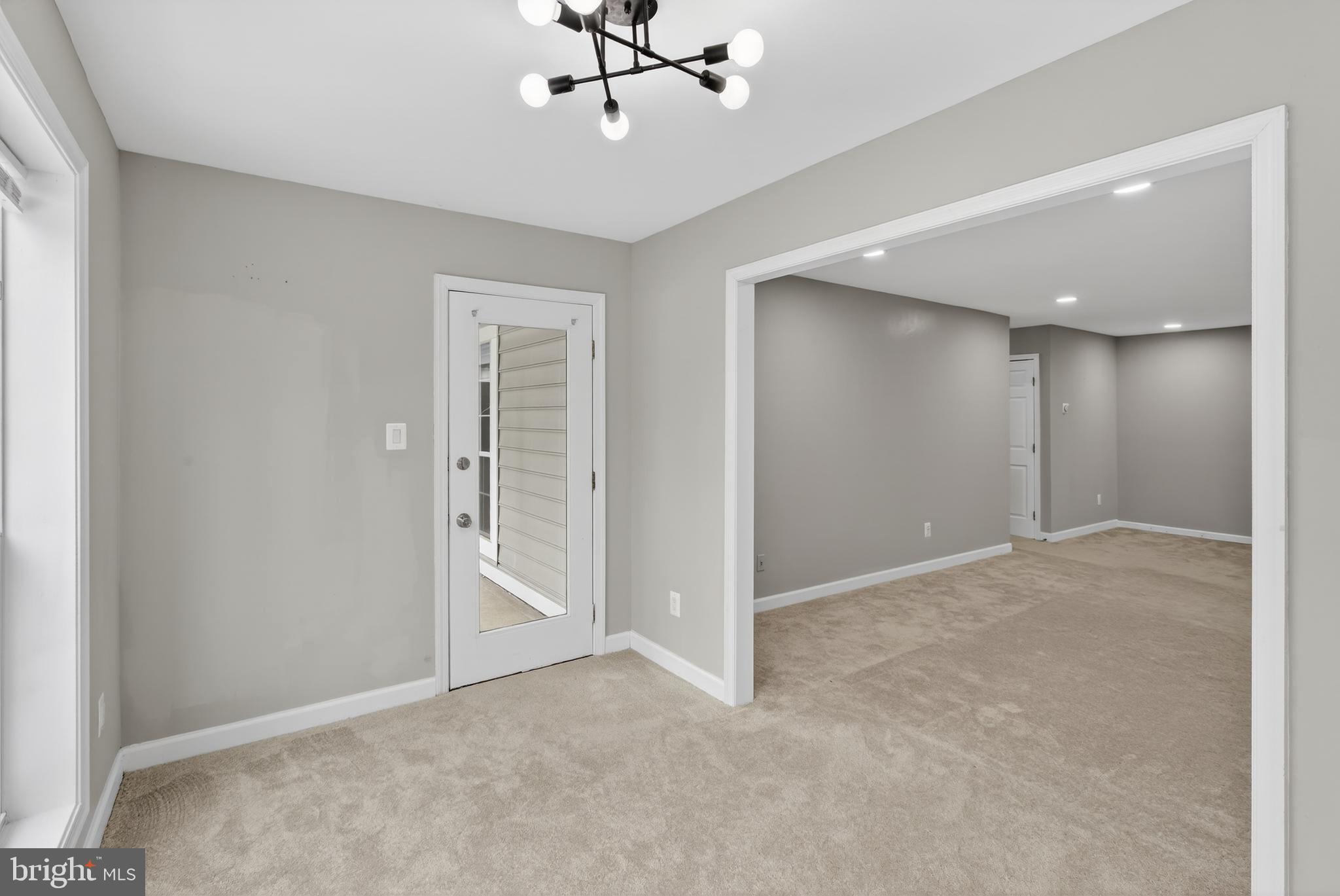 THE OAKTON - Residential