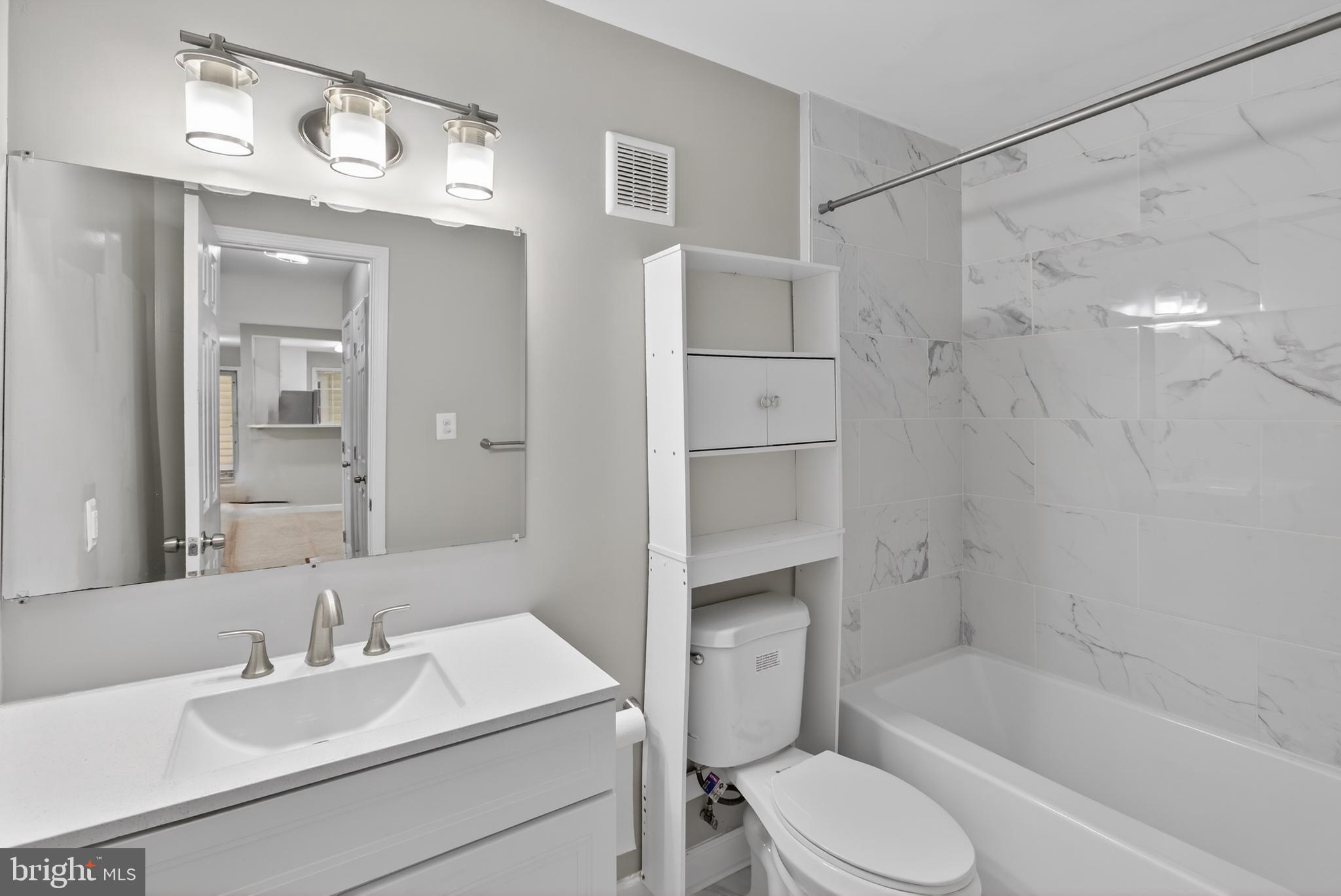 THE OAKTON - Residential