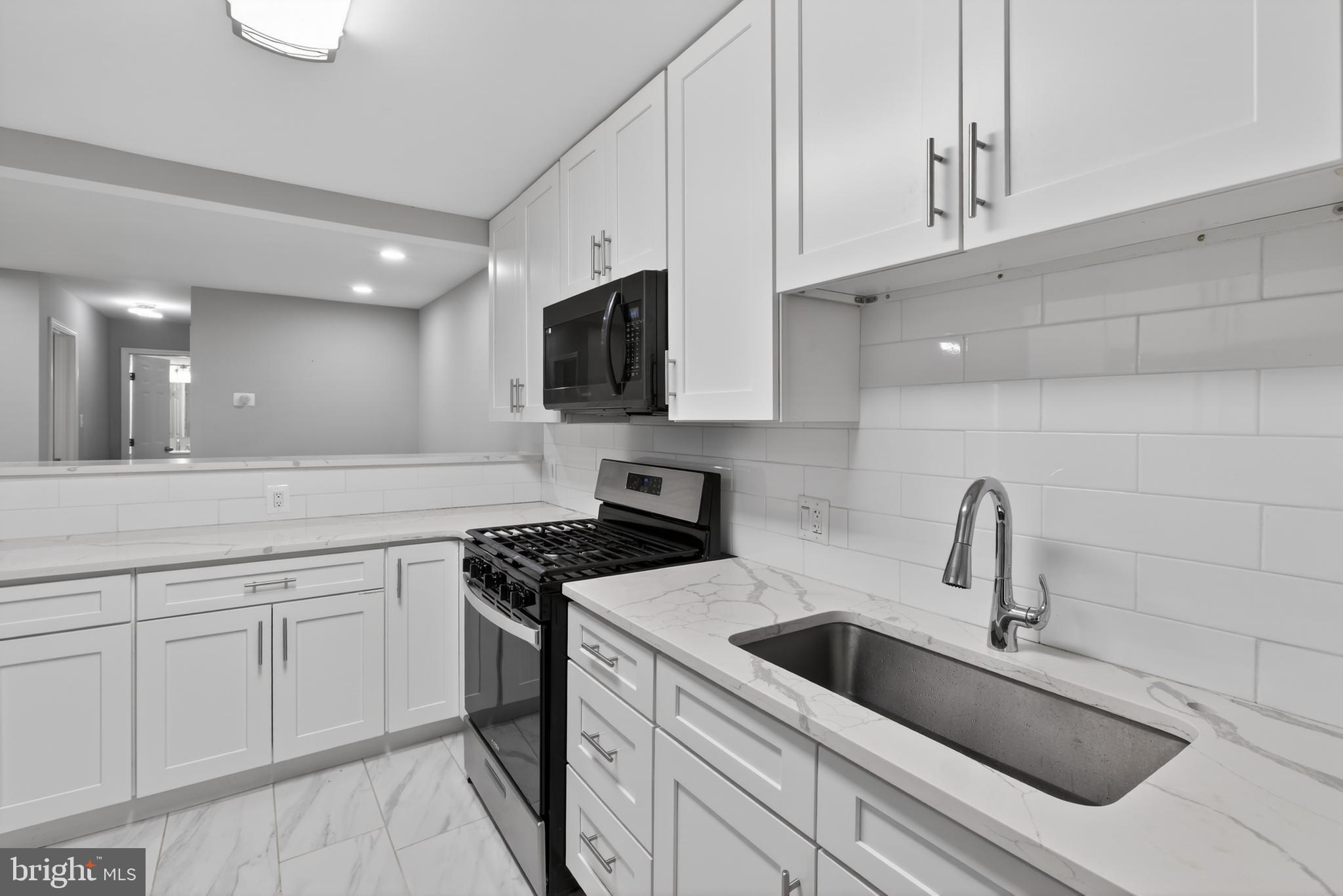 THE OAKTON - Residential