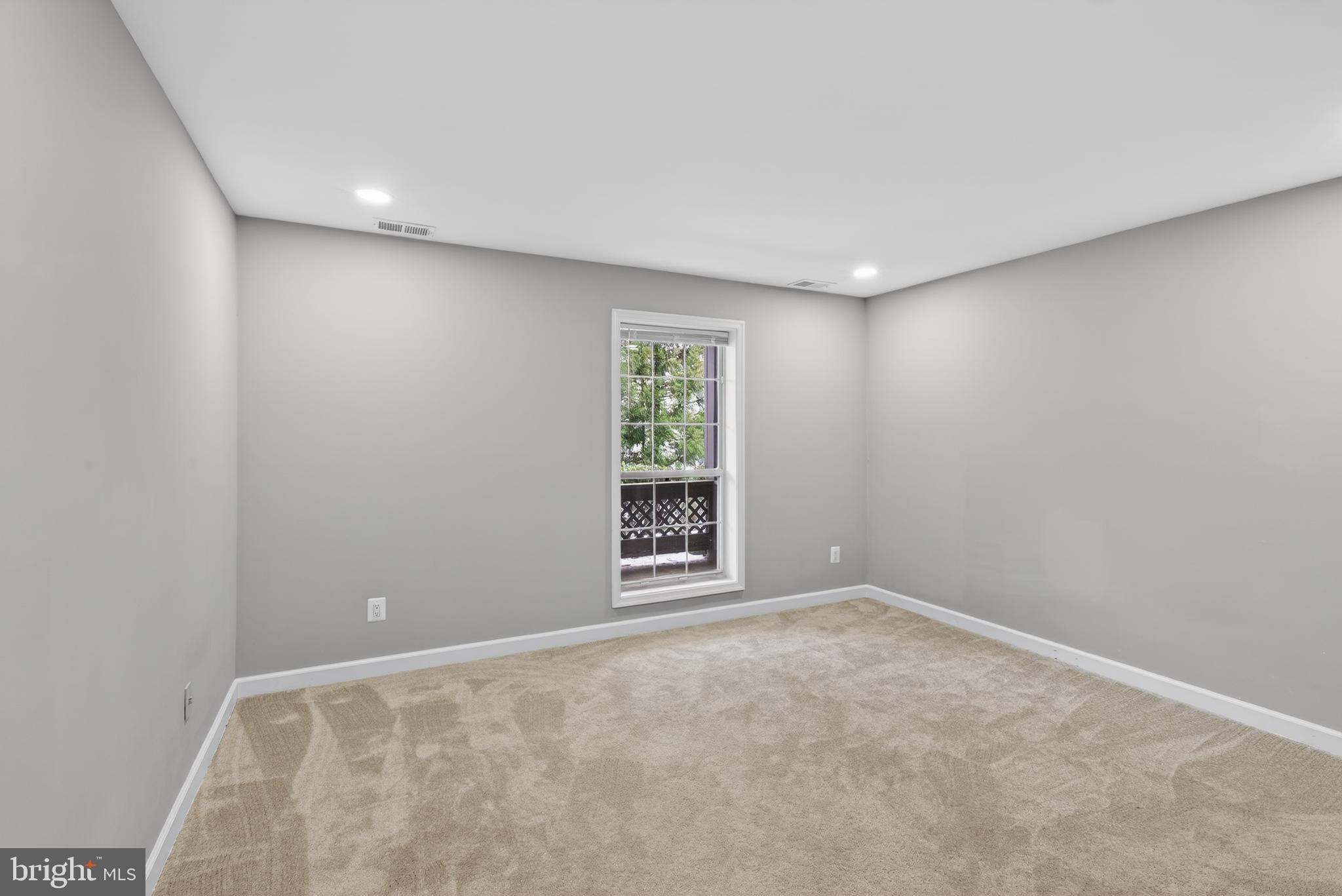 THE OAKTON - Residential