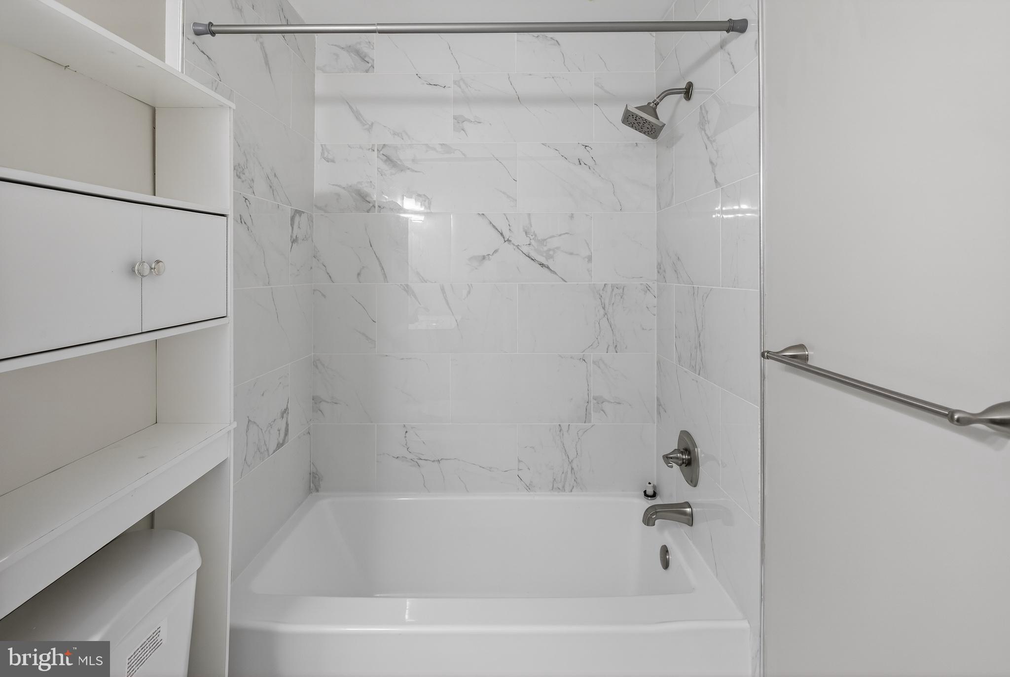 THE OAKTON - Residential