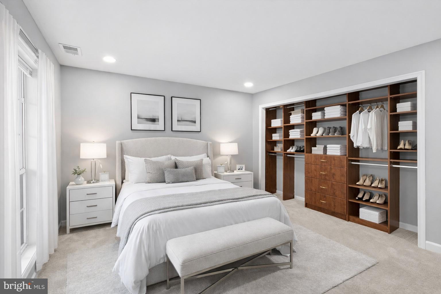 THE OAKTON - Residential