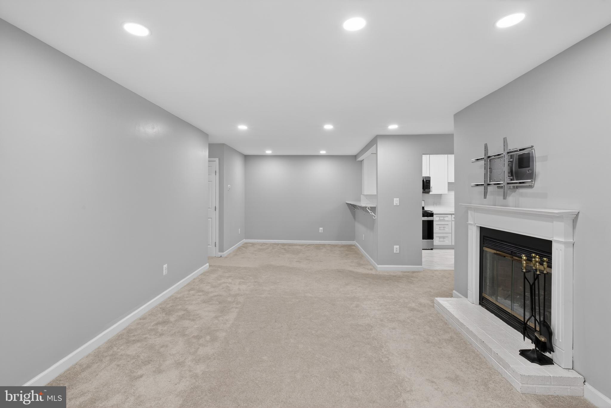 THE OAKTON - Residential