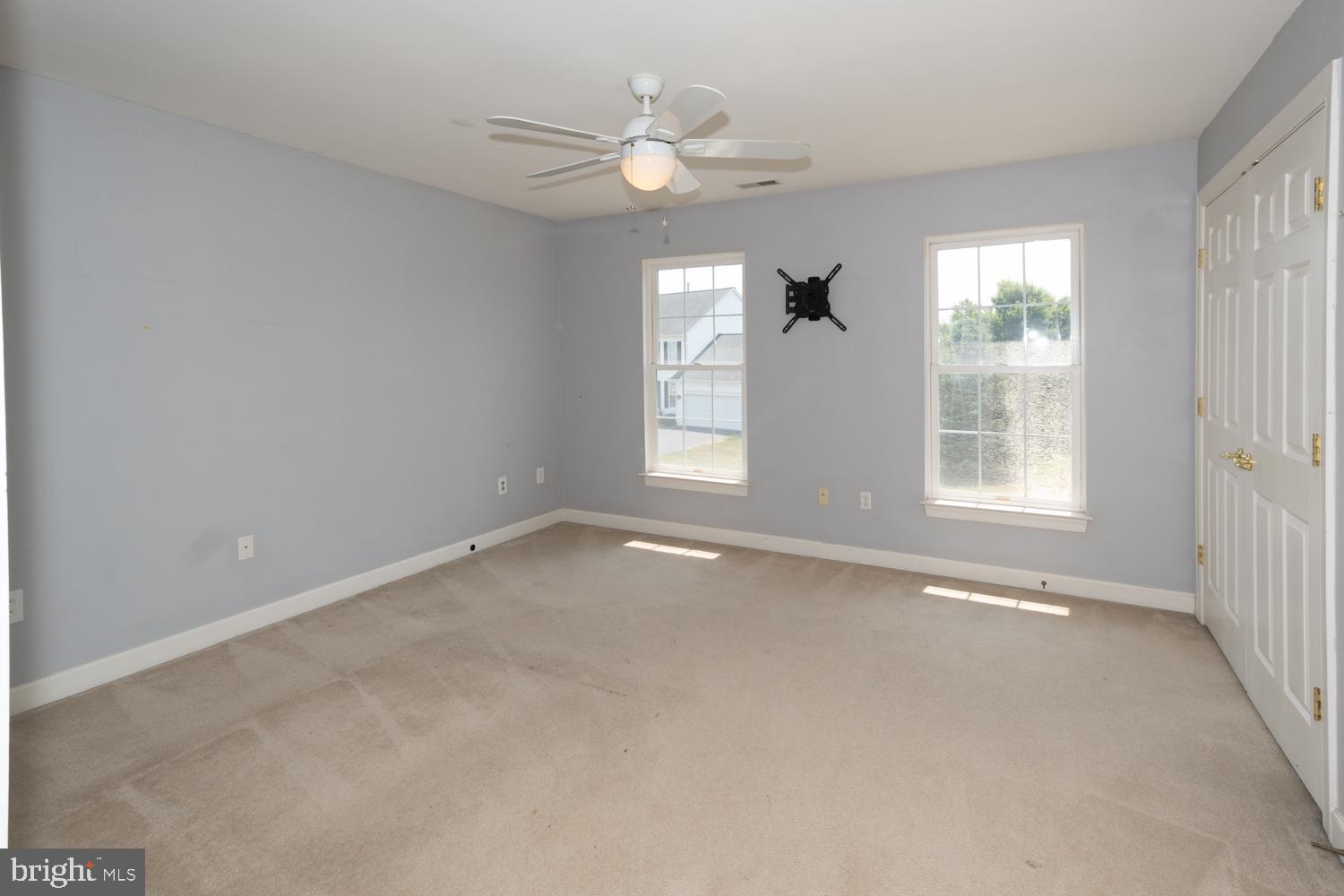 WINDSOR KNOLLS - Residential