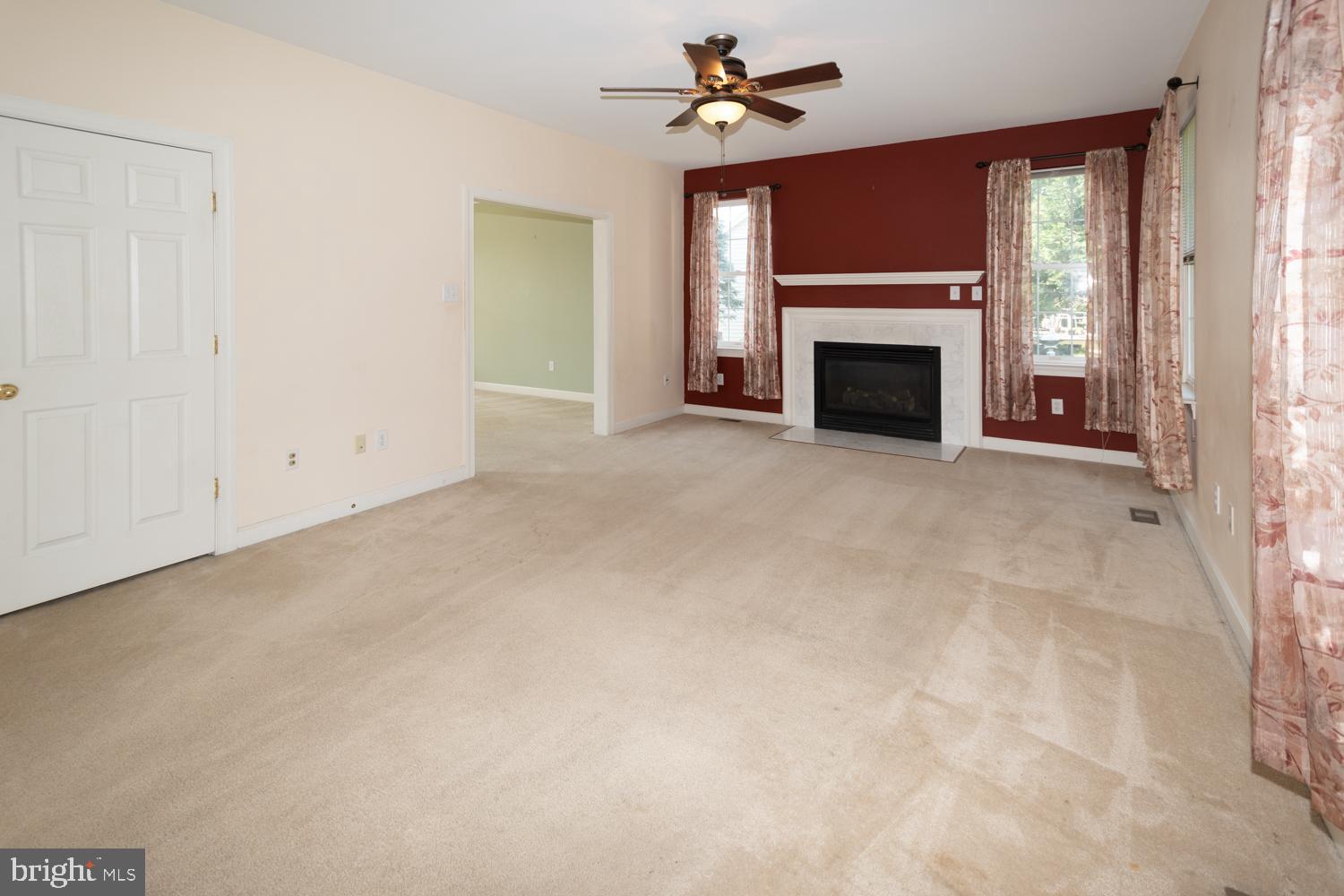 WINDSOR KNOLLS - Residential