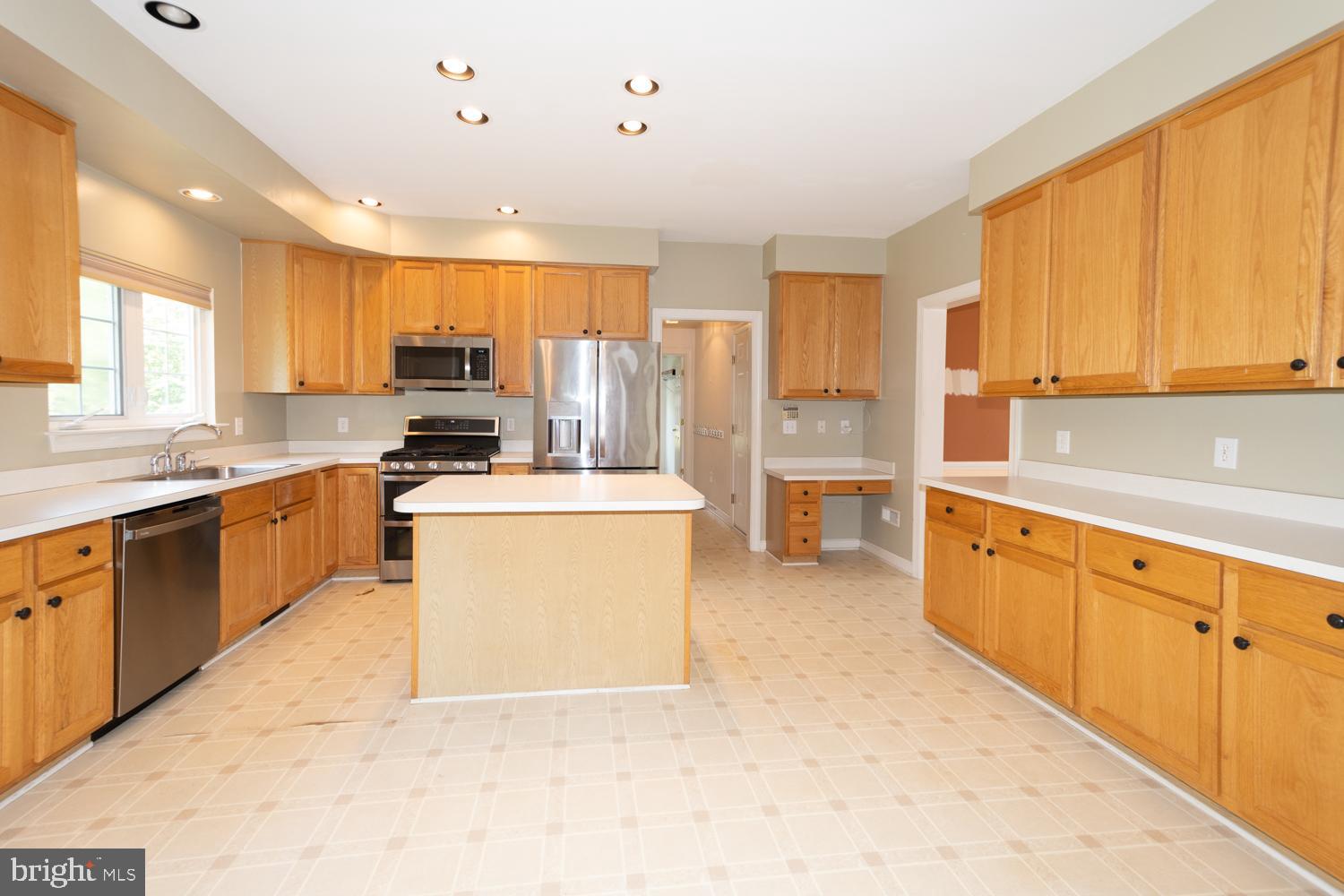 WINDSOR KNOLLS - Residential