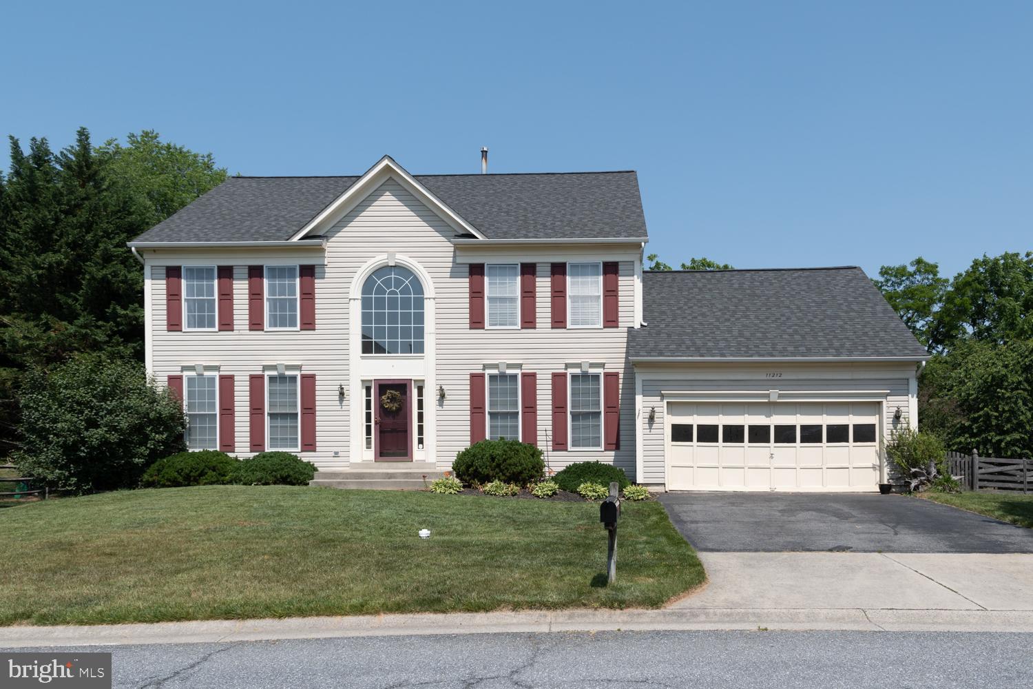 WINDSOR KNOLLS - Residential