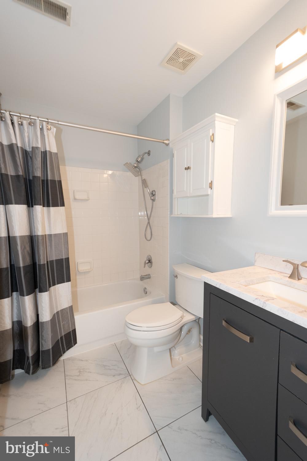 WINDSOR KNOLLS - Residential