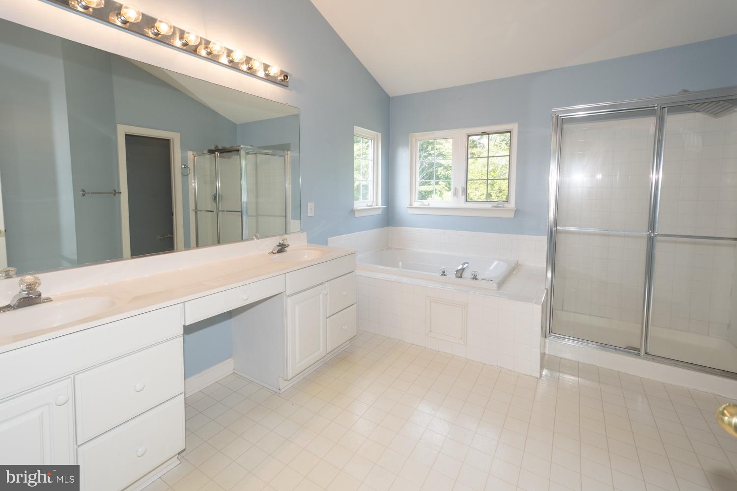 WINDSOR KNOLLS - Residential