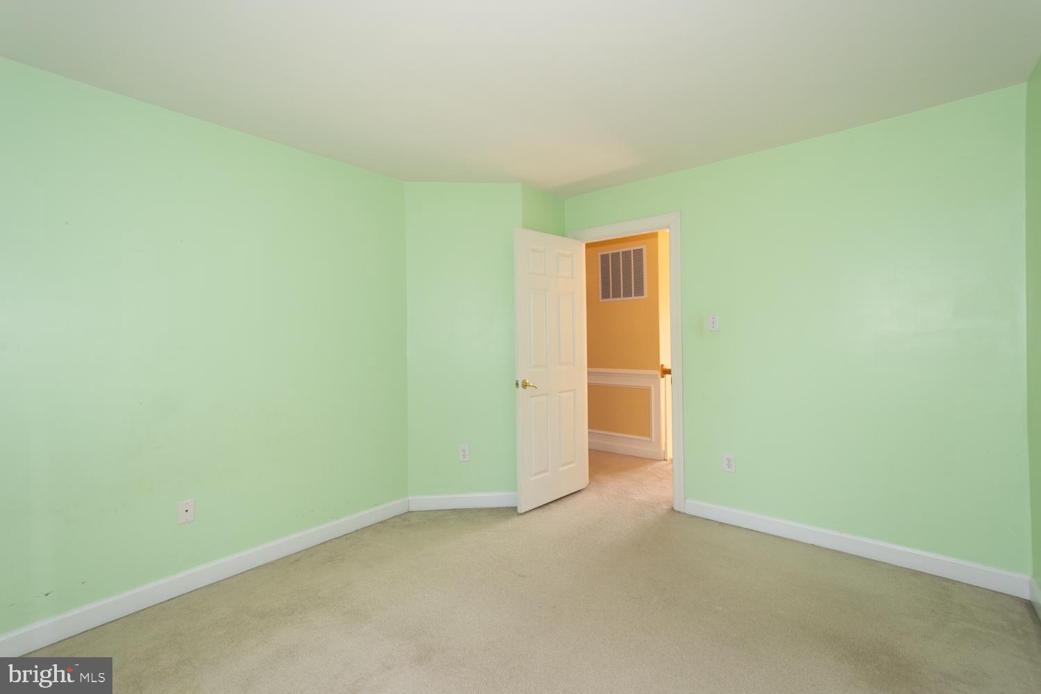 WINDSOR KNOLLS - Residential