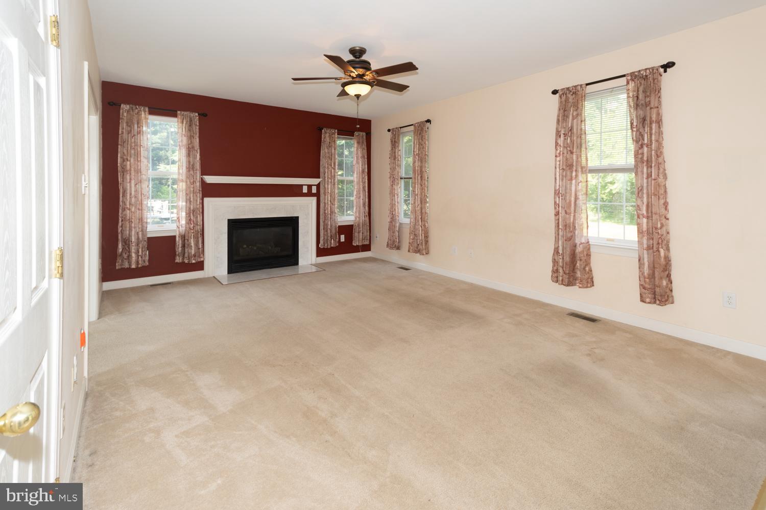 WINDSOR KNOLLS - Residential