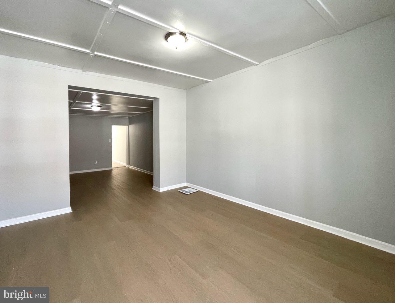 15 KRESSON STREET N