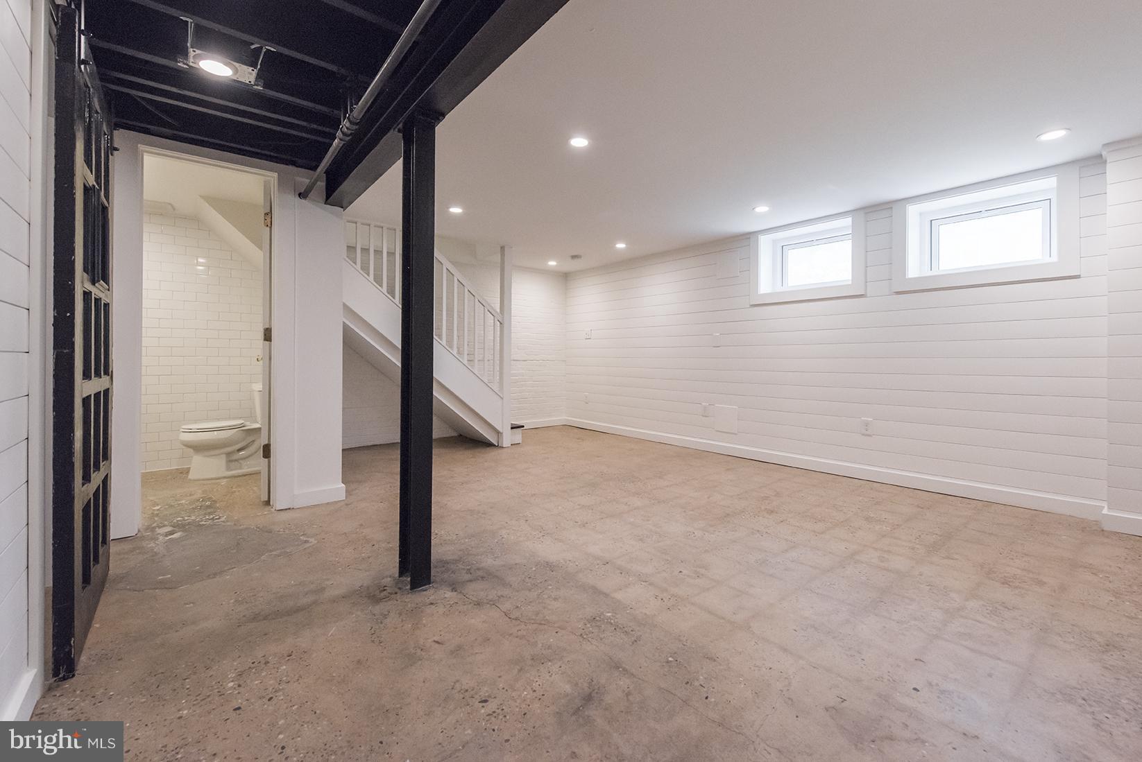 ROSEMONT - Residential Lease