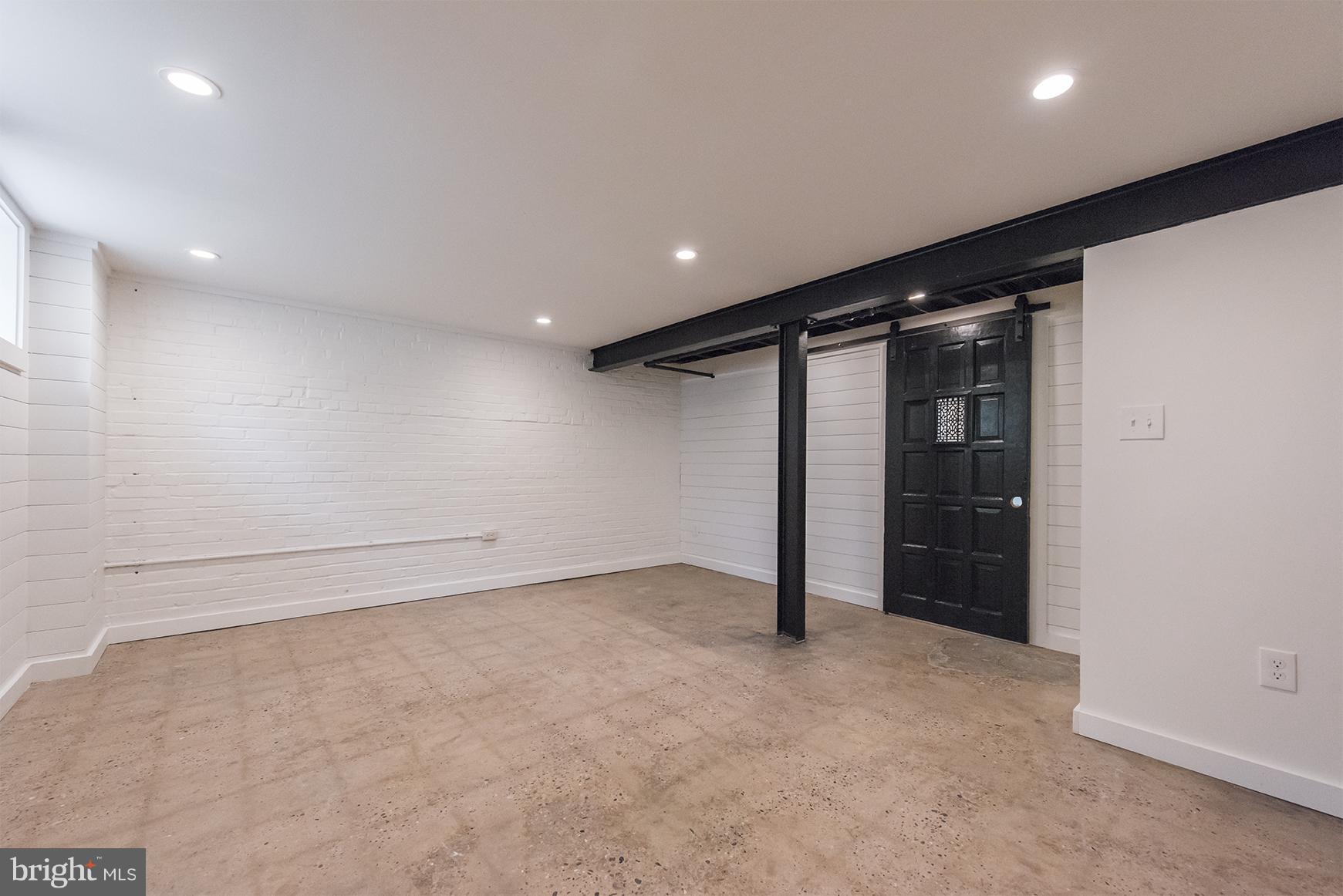 ROSEMONT - Residential Lease