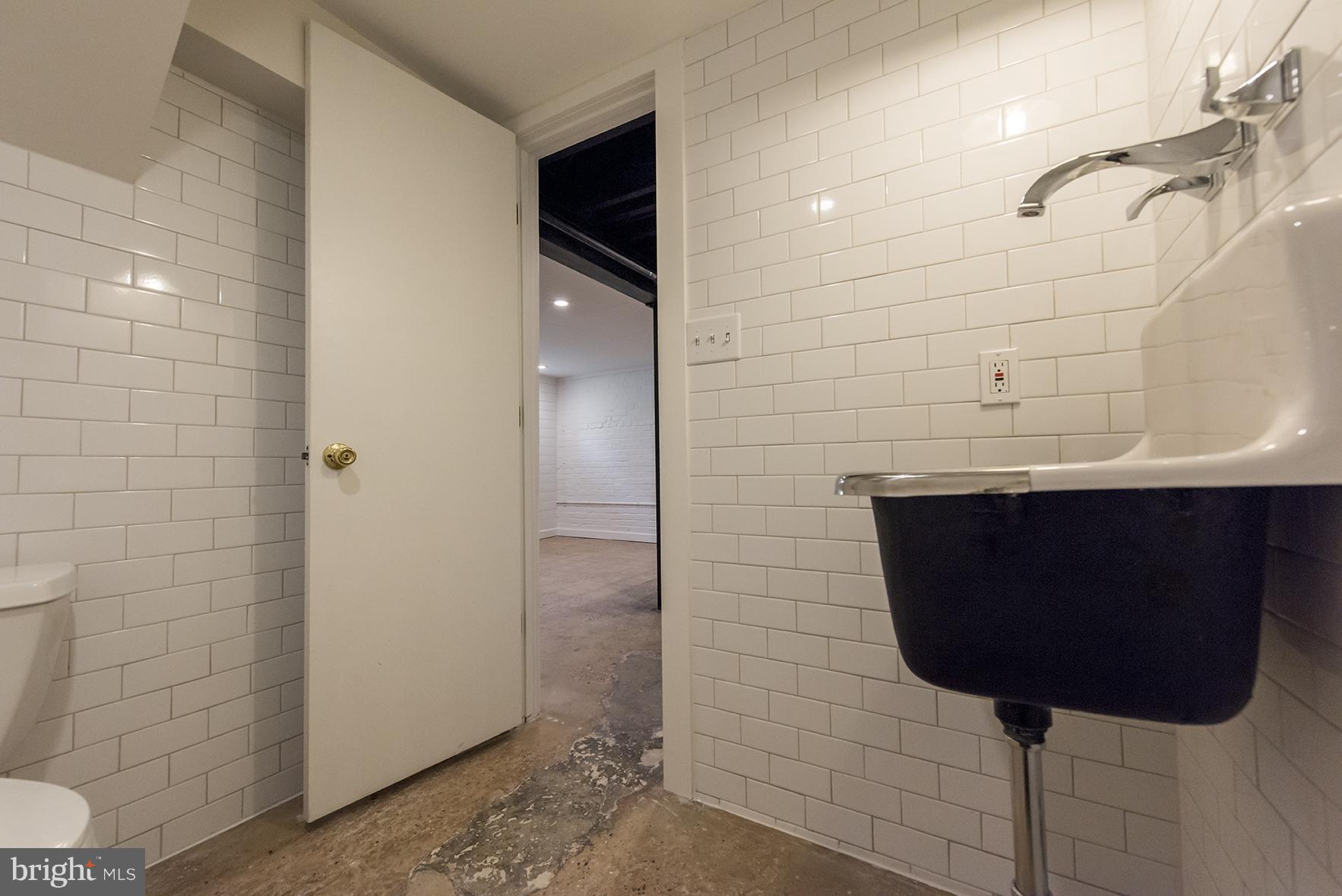 ROSEMONT - Residential Lease