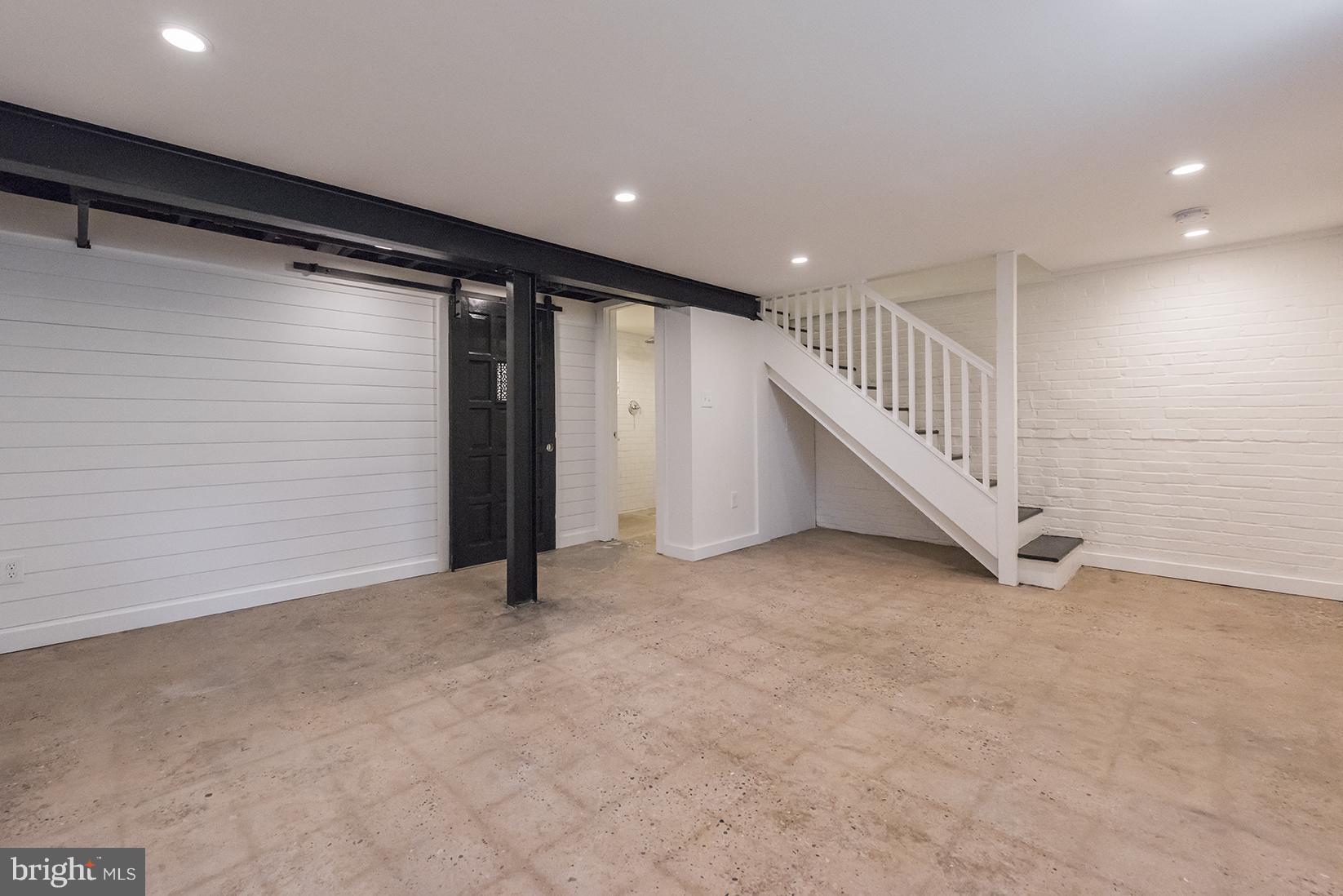 ROSEMONT - Residential Lease