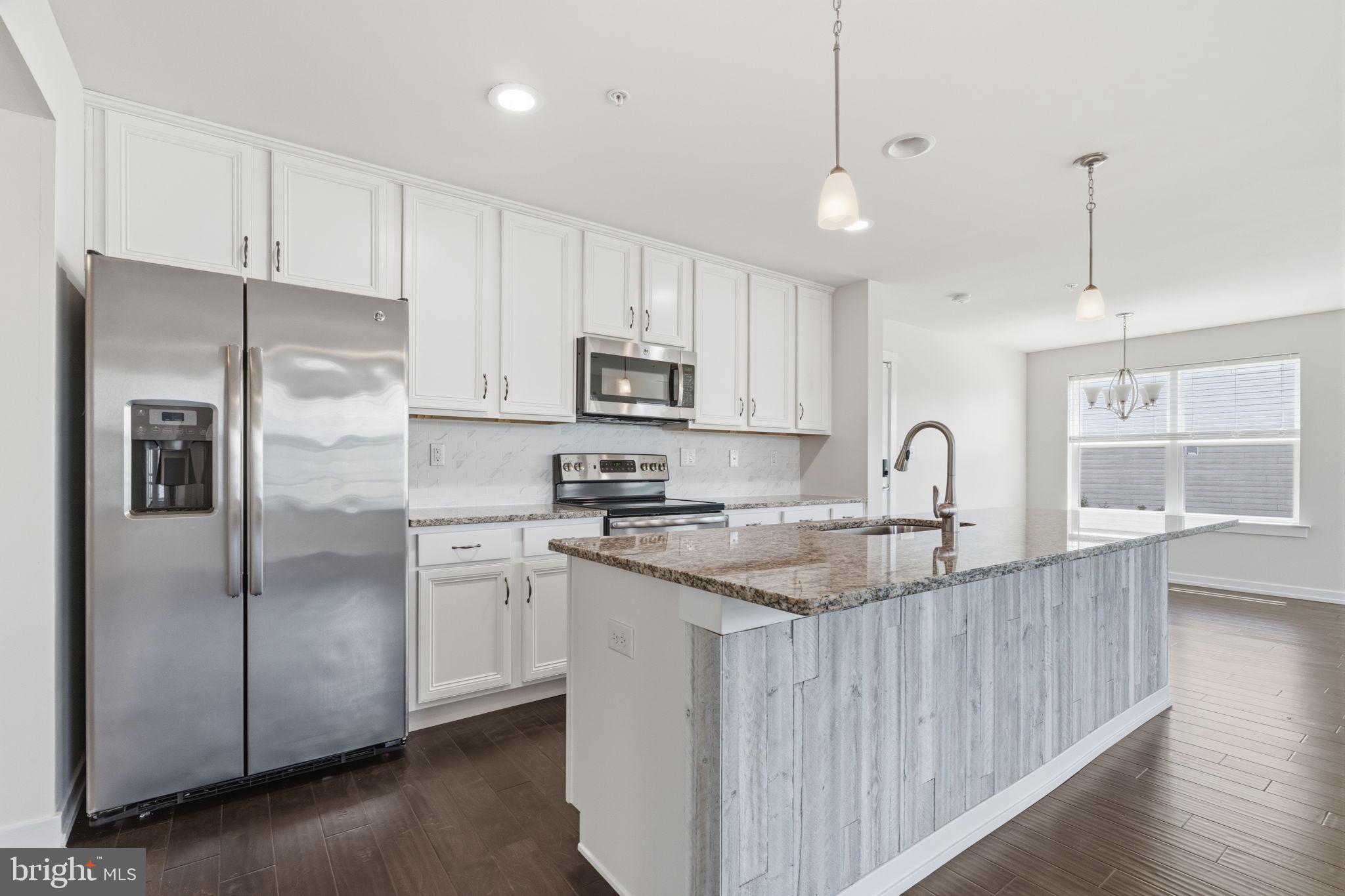 WATERSIDE - Residential