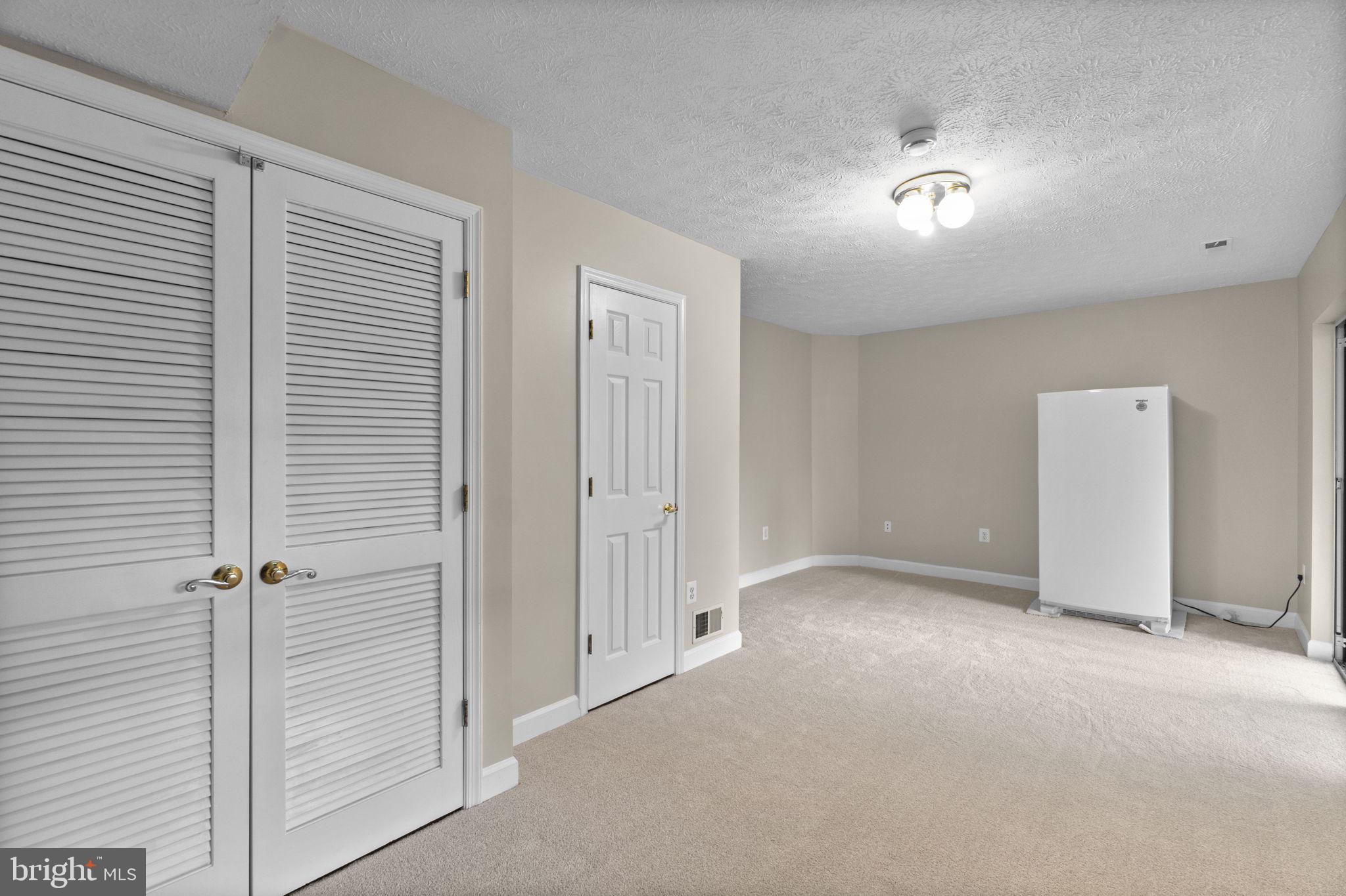 SPRING RIDGE - Residential