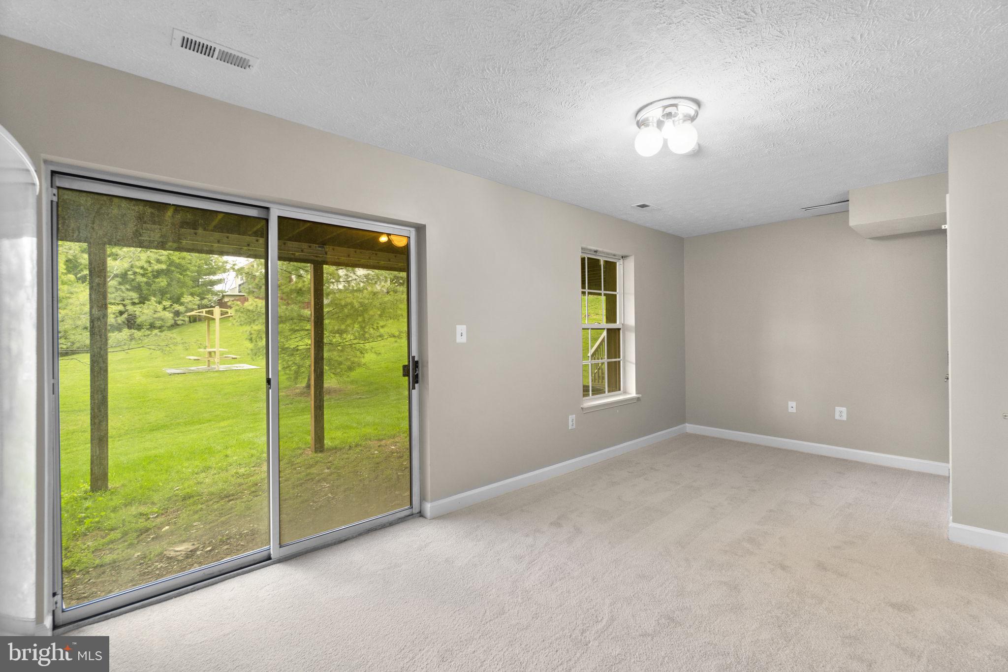 SPRING RIDGE - Residential