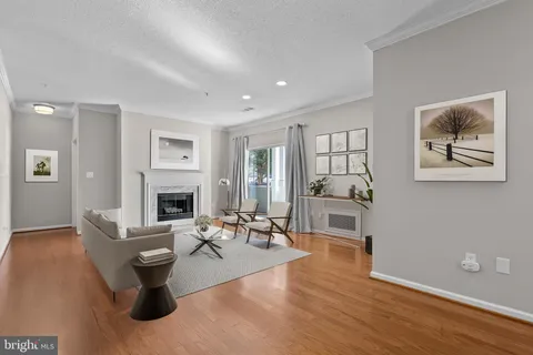 1701 Lake Shore Crest Drive Unit 11, Reston, VA MLS: VAFX2226046