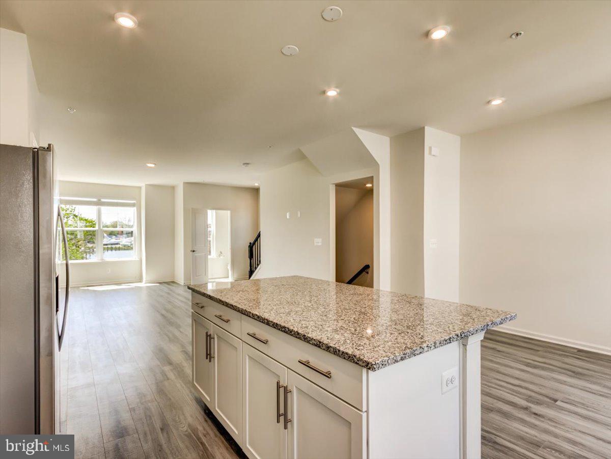 DEEP HARBOUR - Residential