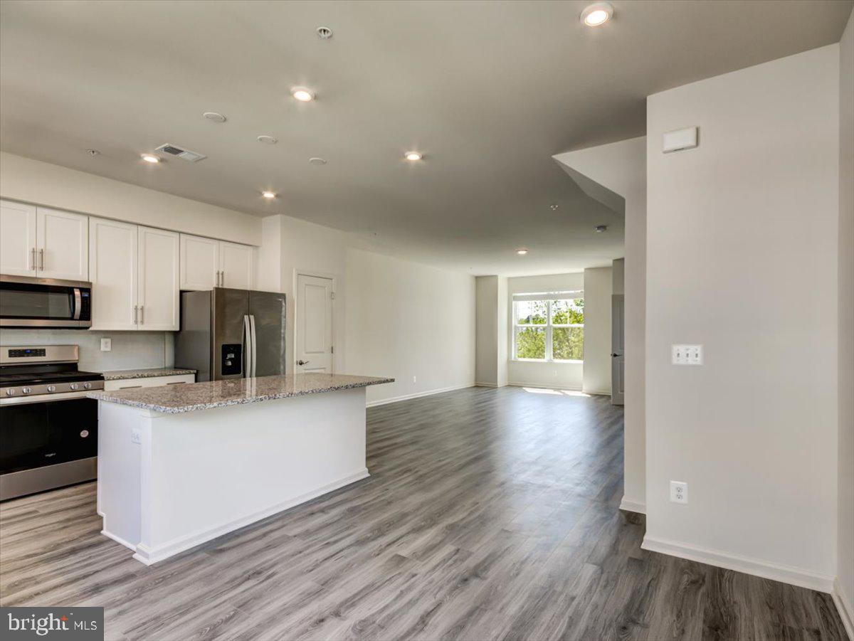 DEEP HARBOUR - Residential