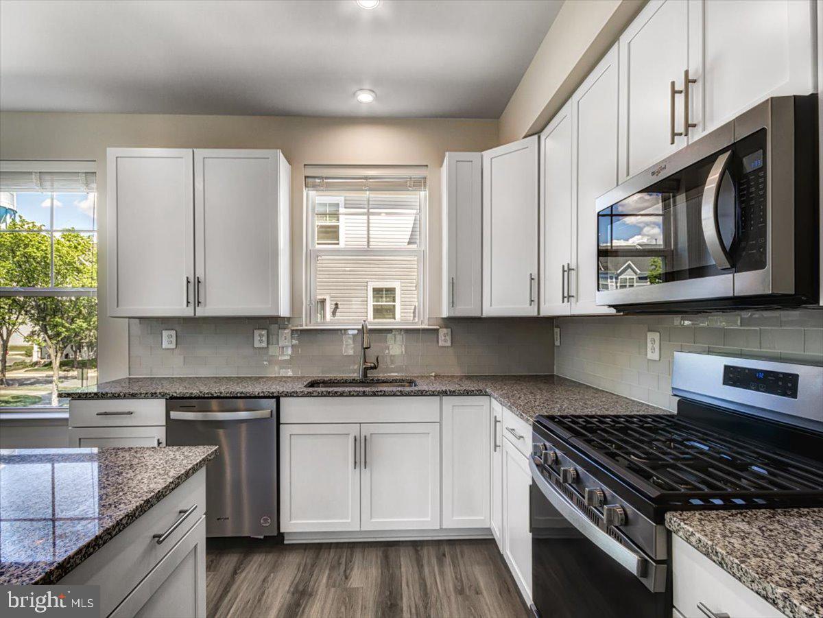 DEEP HARBOUR - Residential