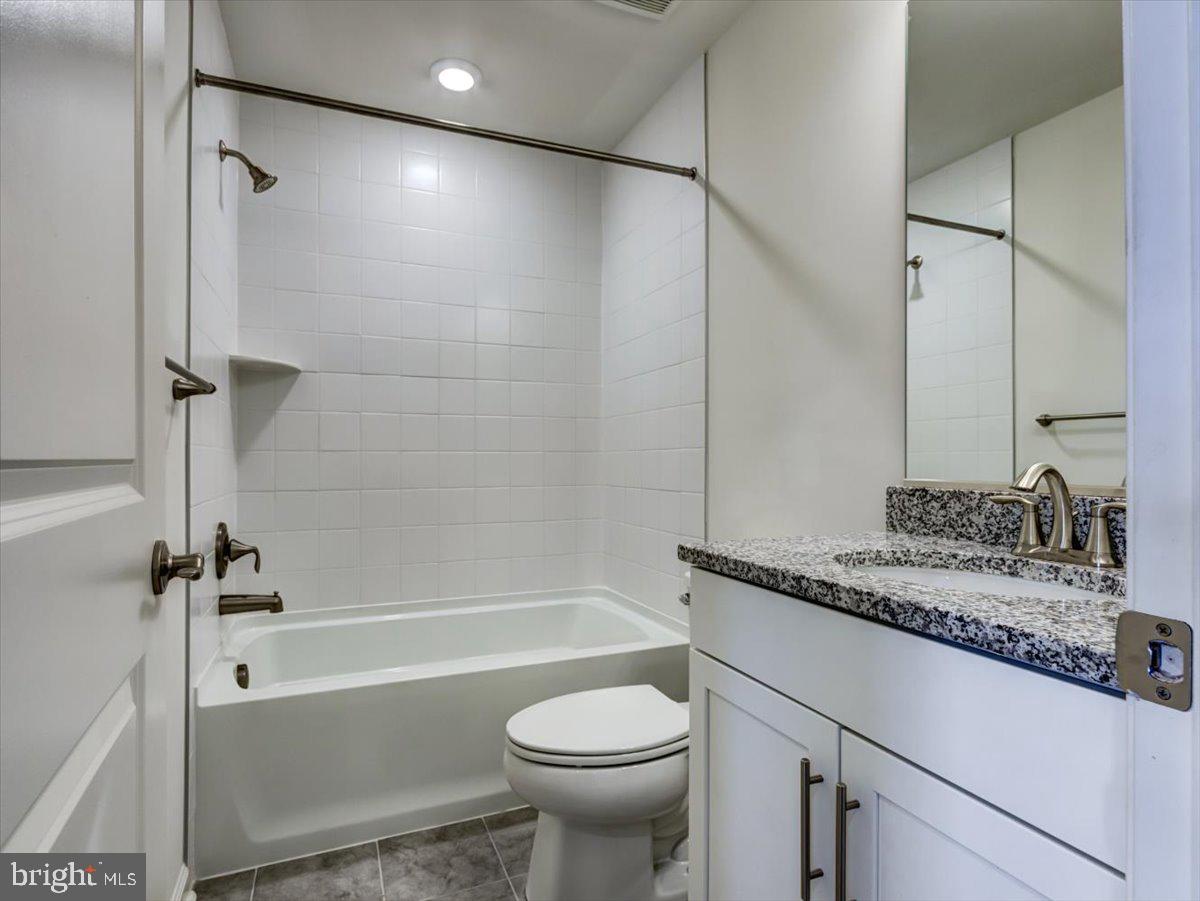 DEEP HARBOUR - Residential