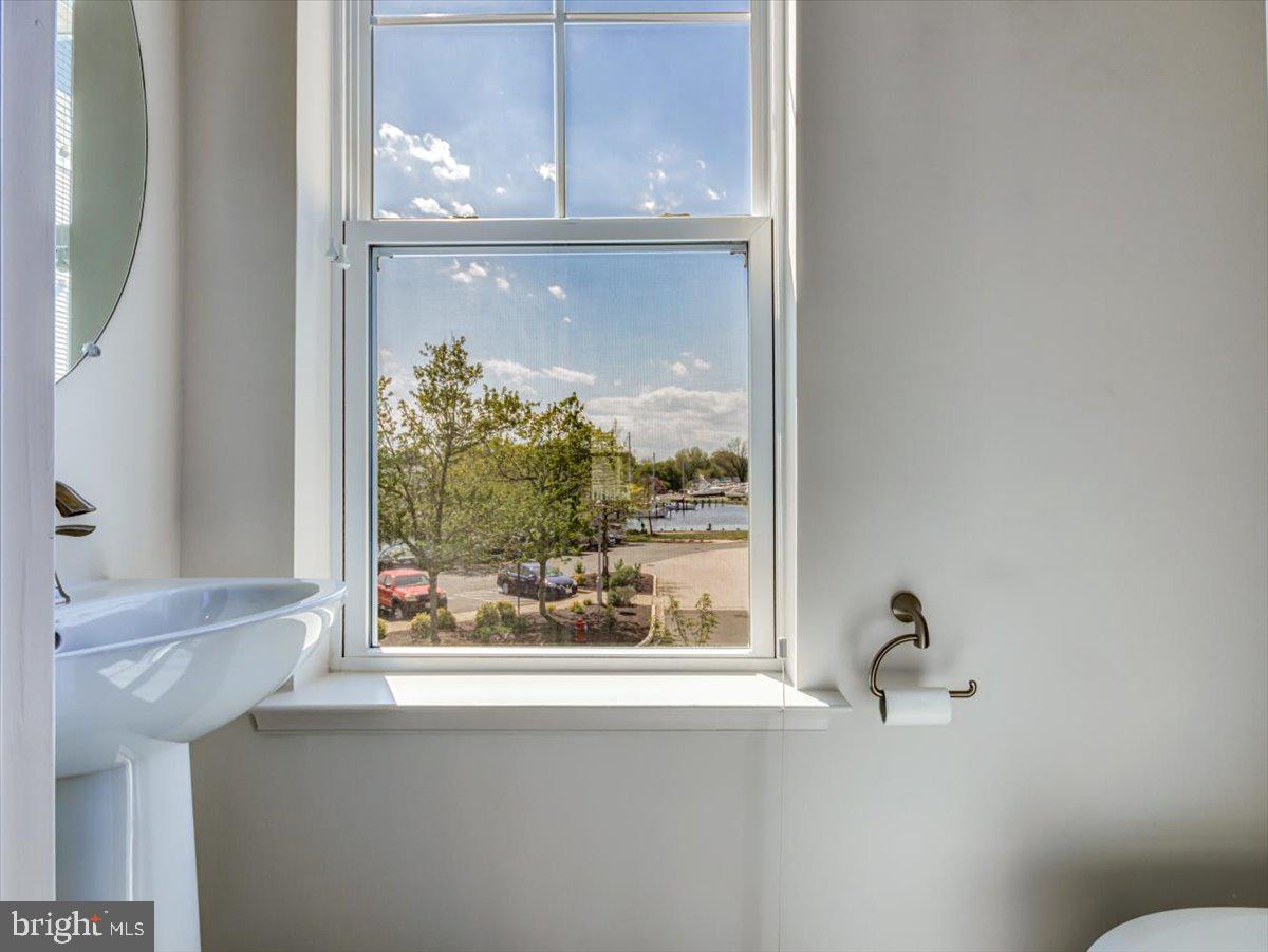 DEEP HARBOUR - Residential