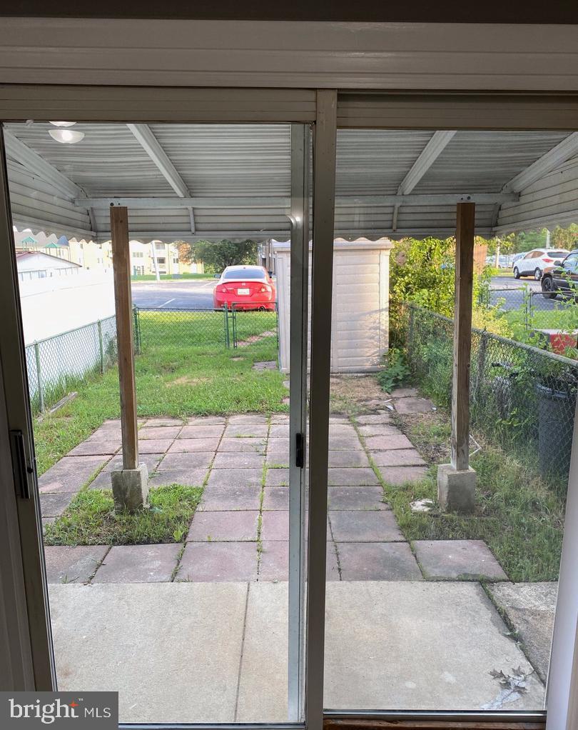 FRANKLIN SQUARE - Residential Lease