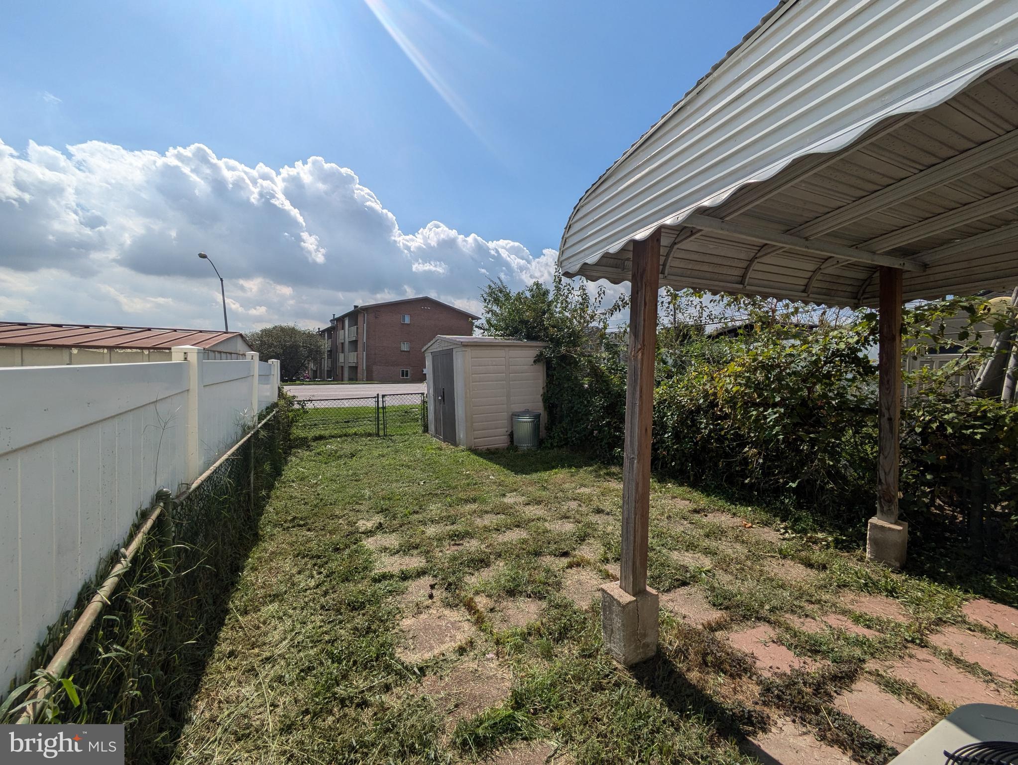 FRANKLIN SQUARE - Residential Lease