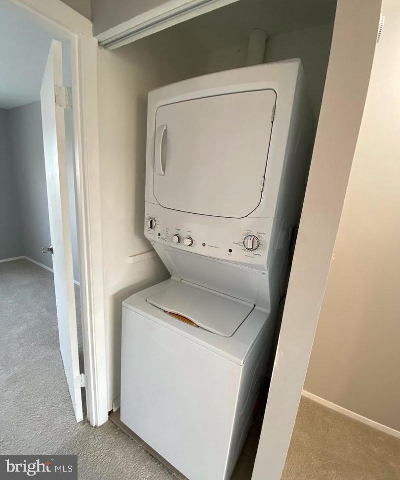 FRANKLIN SQUARE - Residential Lease