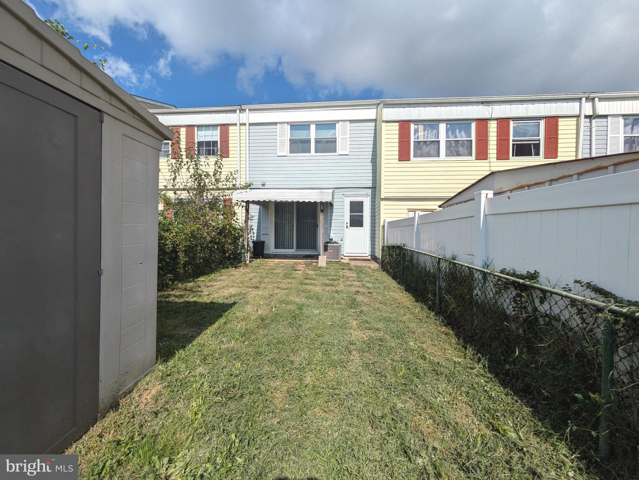 FRANKLIN SQUARE - Residential Lease